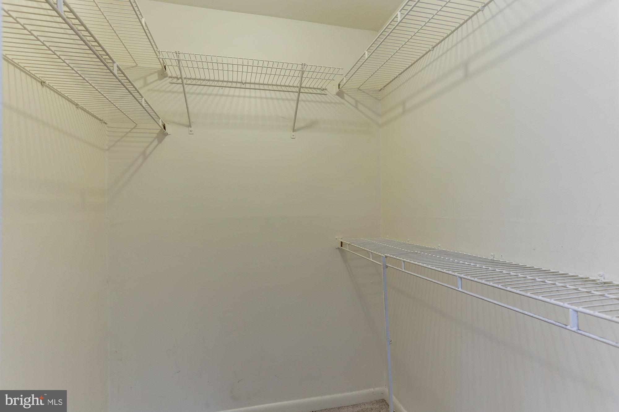 SHADOW OAKS - Residential