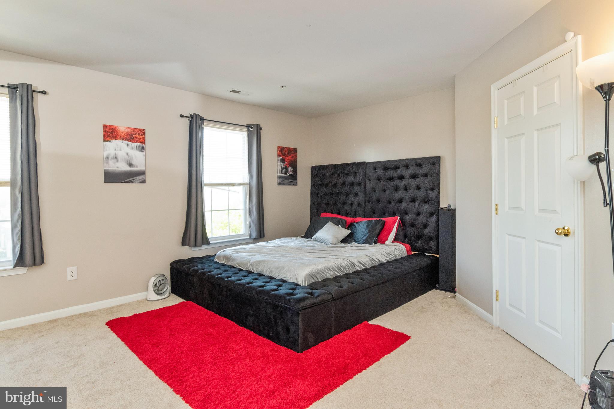 SEVEN OAKS - Residential