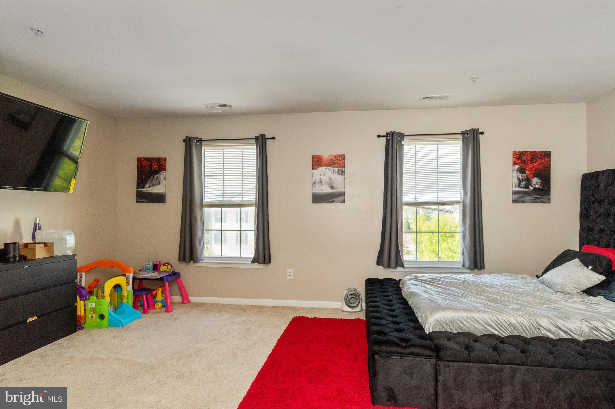 SEVEN OAKS - Residential