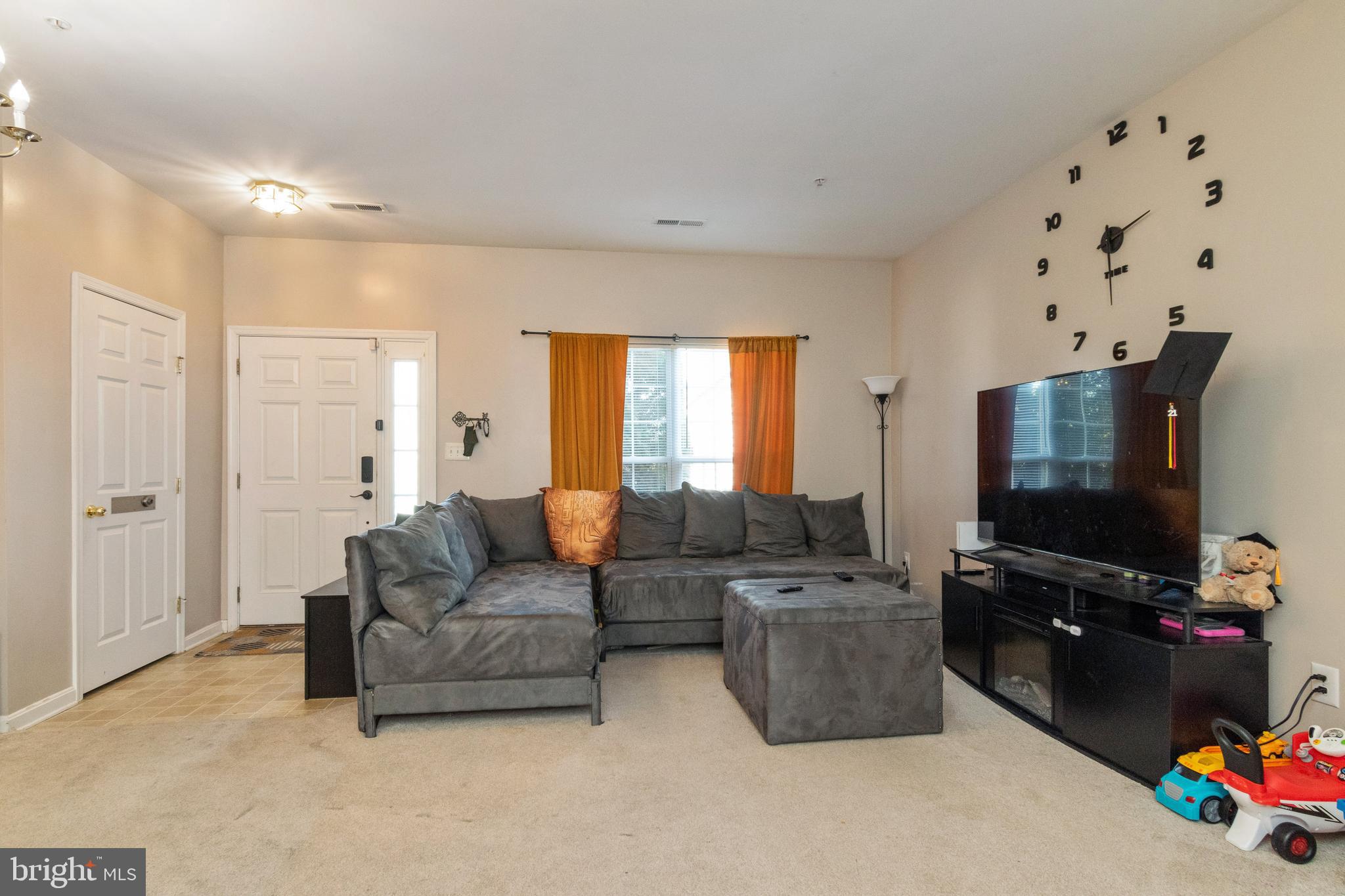 SEVEN OAKS - Residential