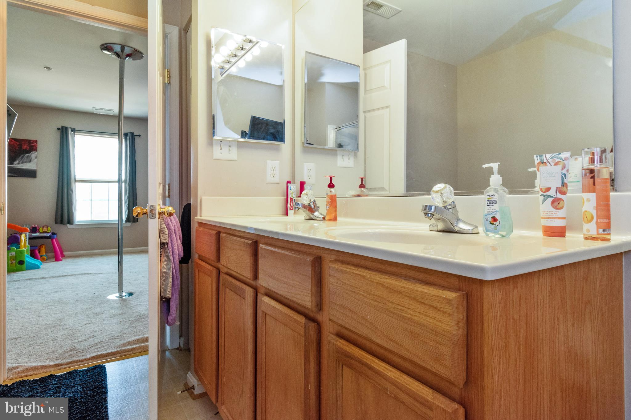 SEVEN OAKS - Residential