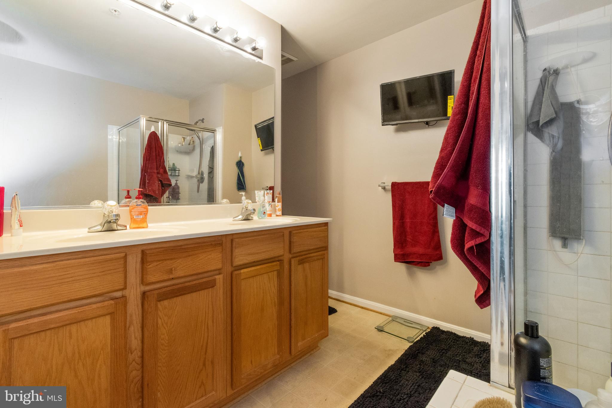 SEVEN OAKS - Residential