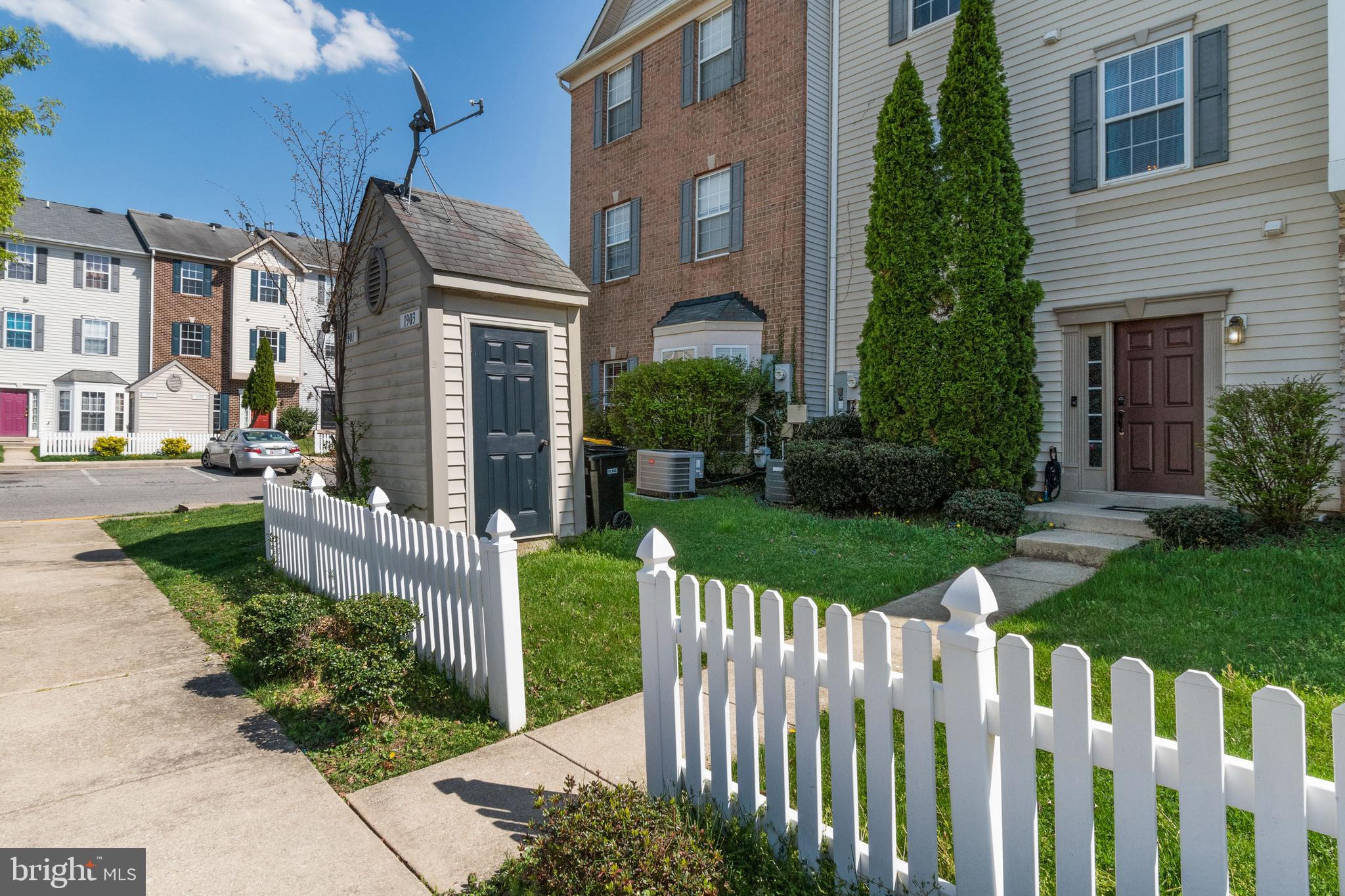 SEVEN OAKS - Residential