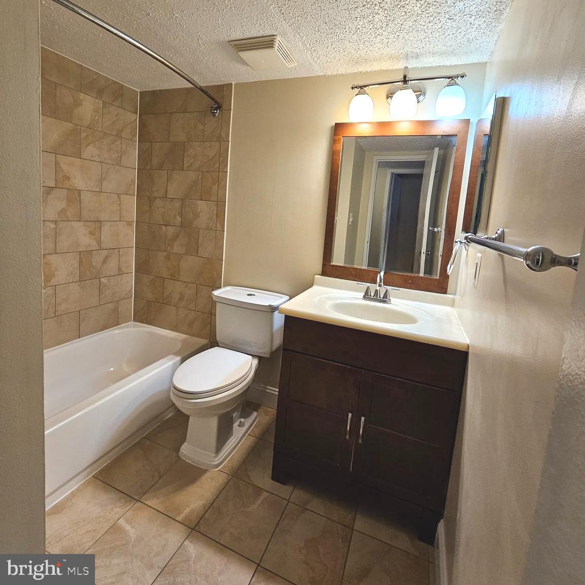 HUNTERS WOODS VILLAGE - Residential Lease