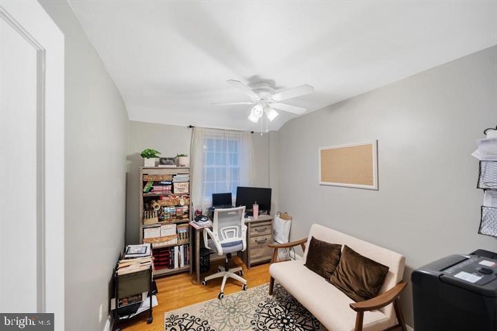 KNETTISHALL - Residential Lease