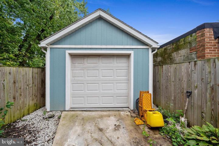 KNETTISHALL - Residential Lease