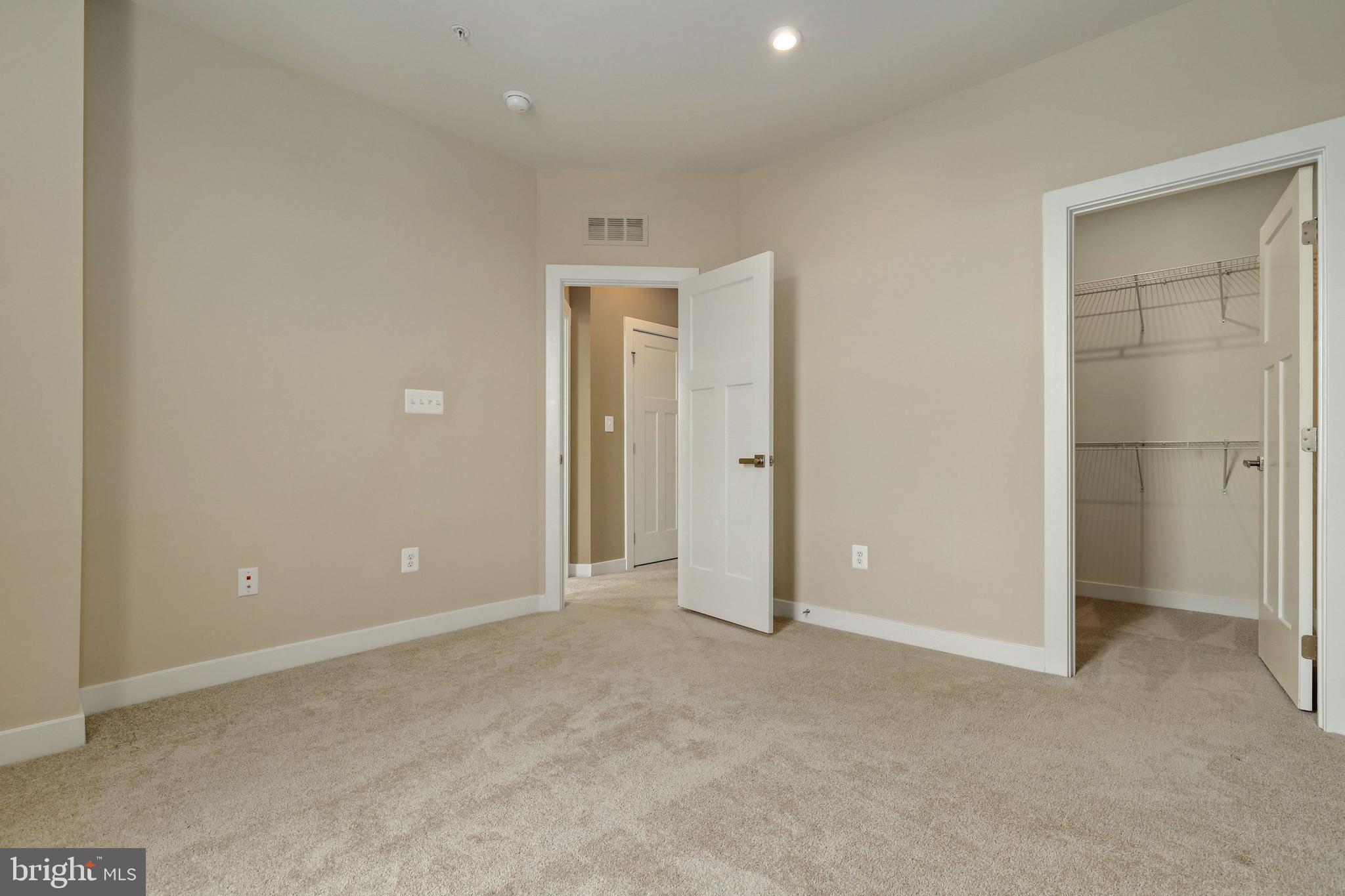 PADDOCK POINTE - Residential