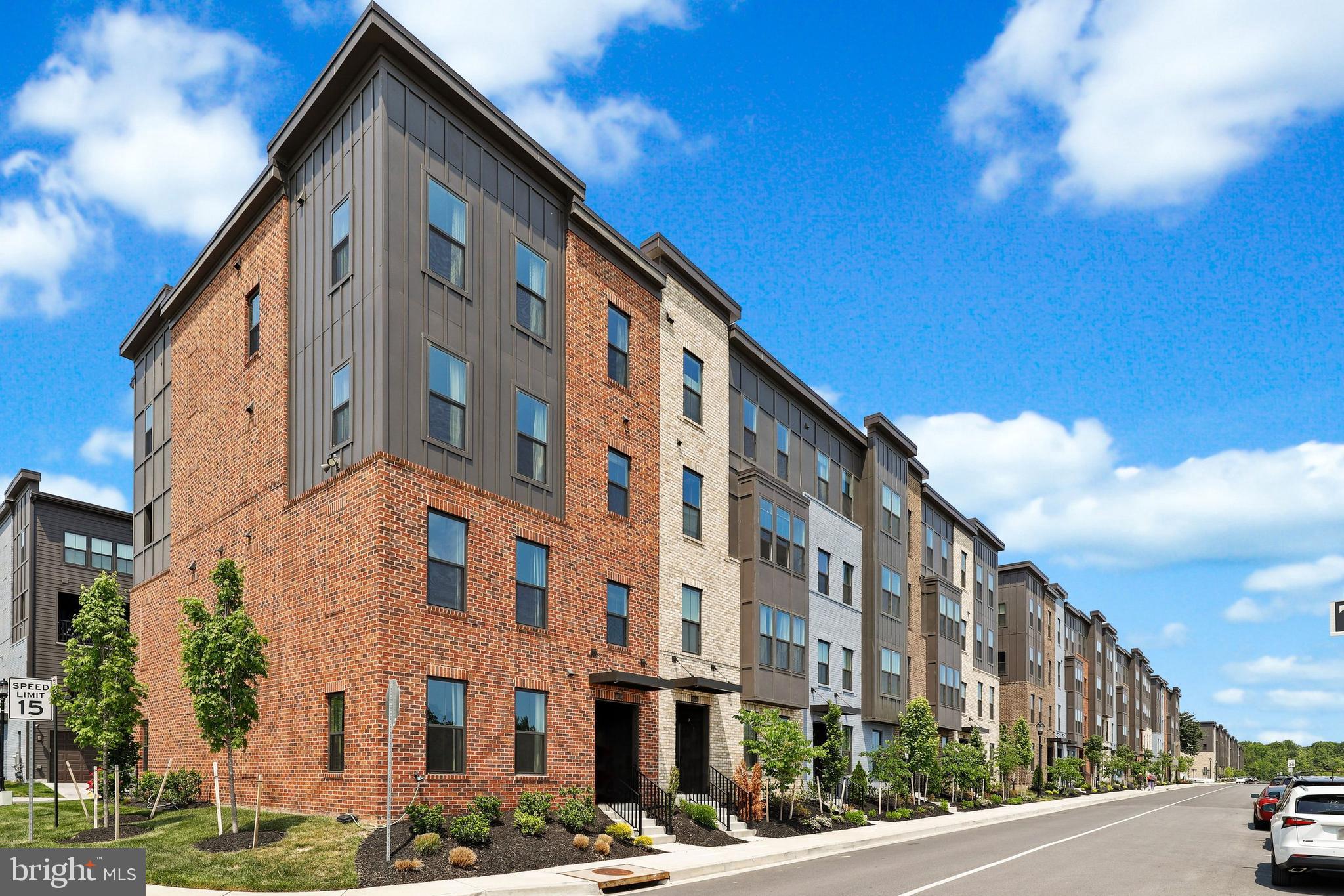 PADDOCK POINTE - Residential