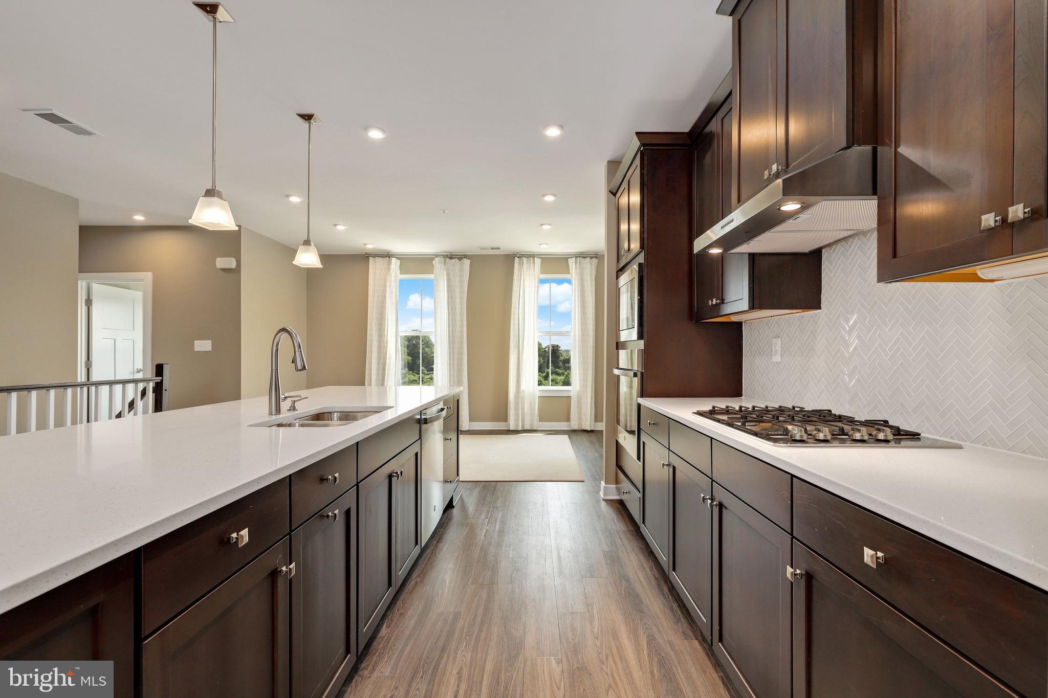 PADDOCK POINTE - Residential