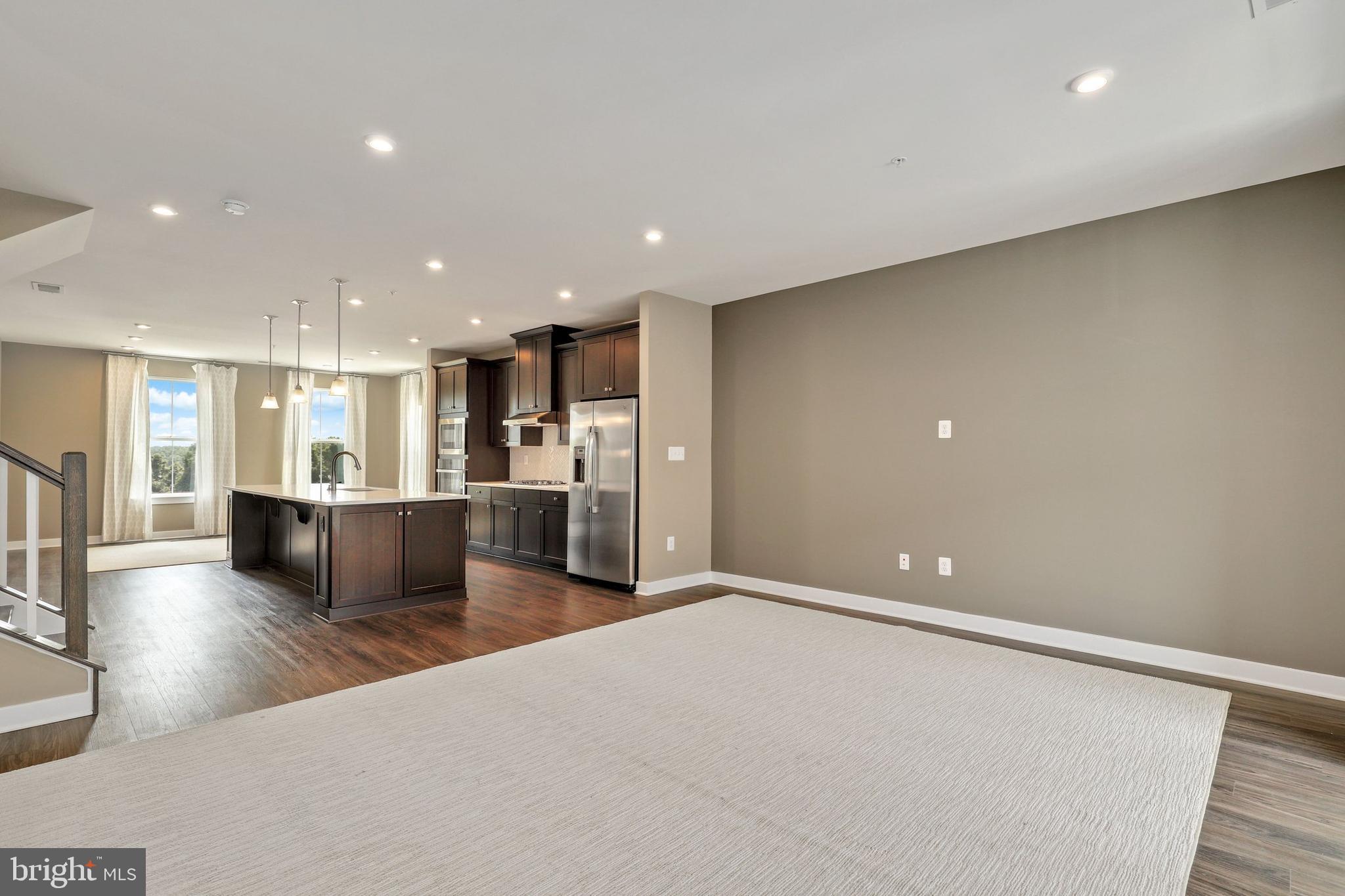 PADDOCK POINTE - Residential