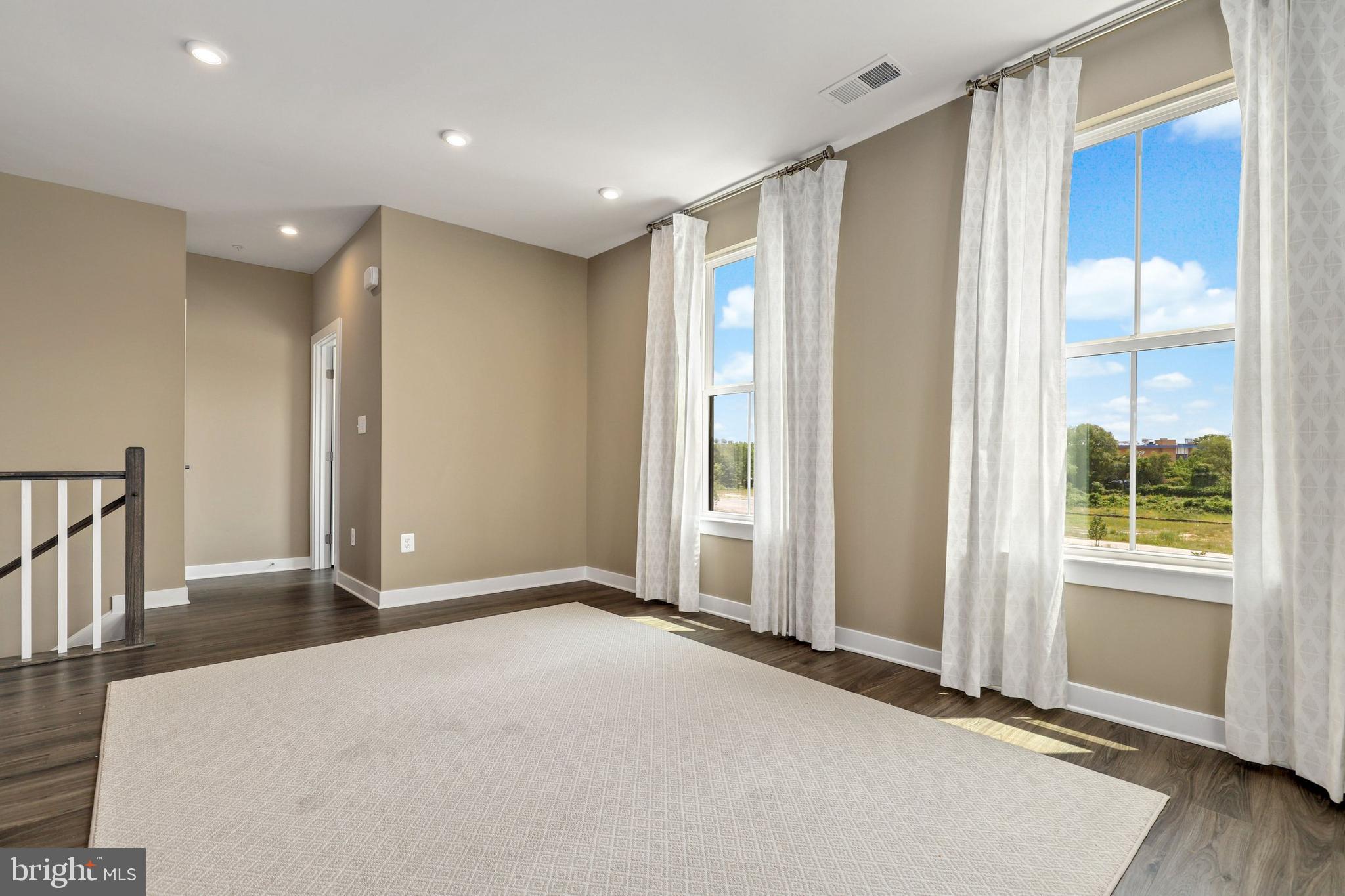 PADDOCK POINTE - Residential