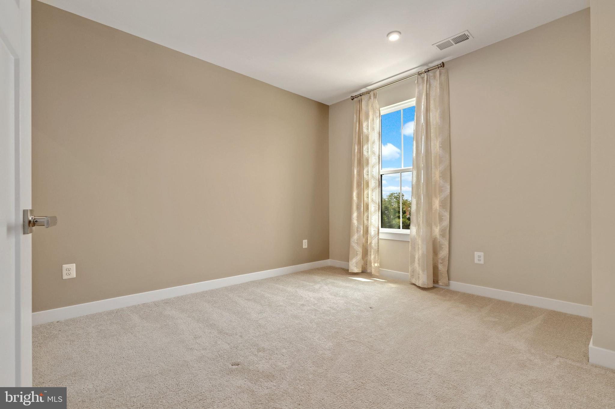 PADDOCK POINTE - Residential