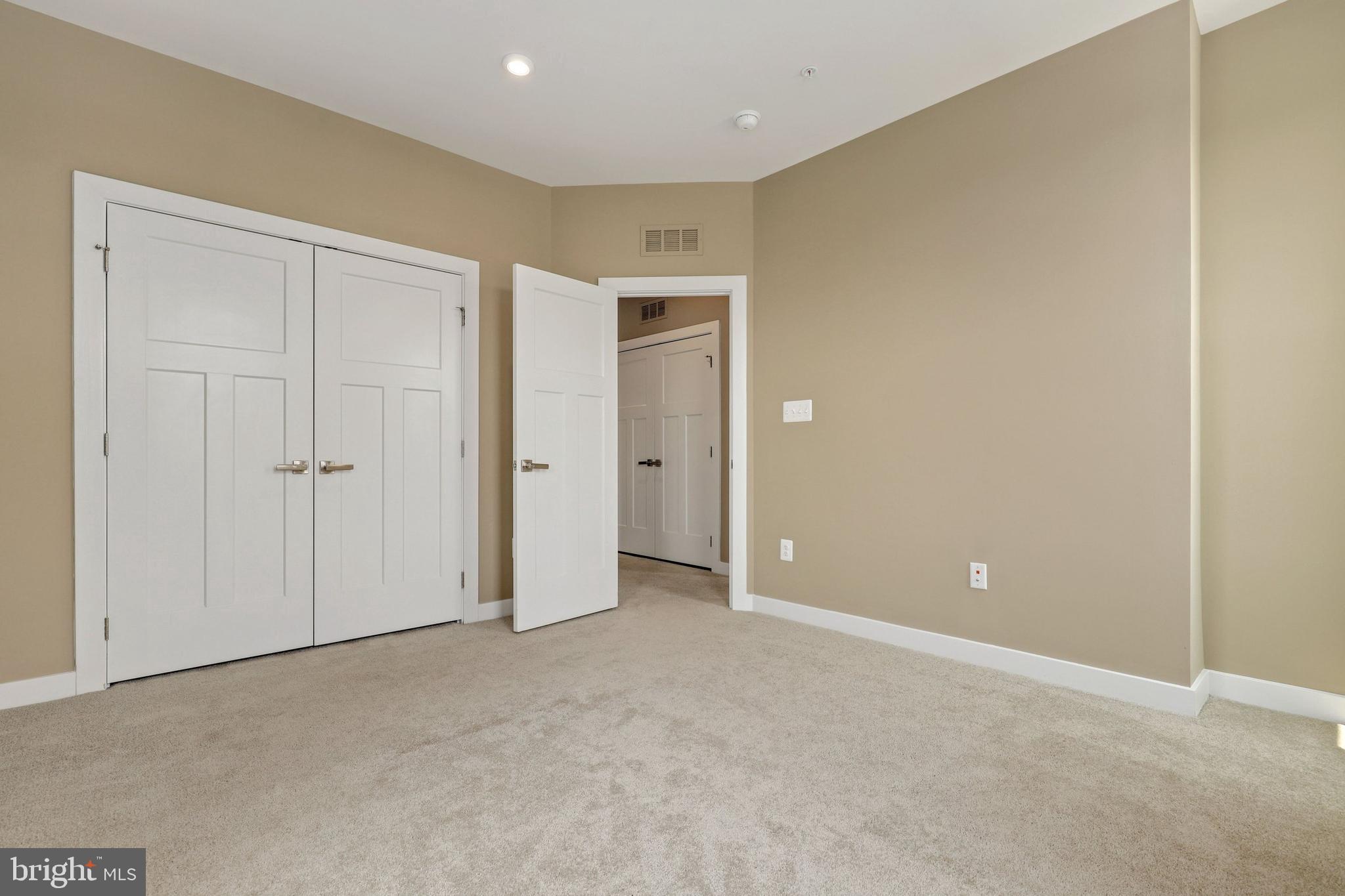 PADDOCK POINTE - Residential