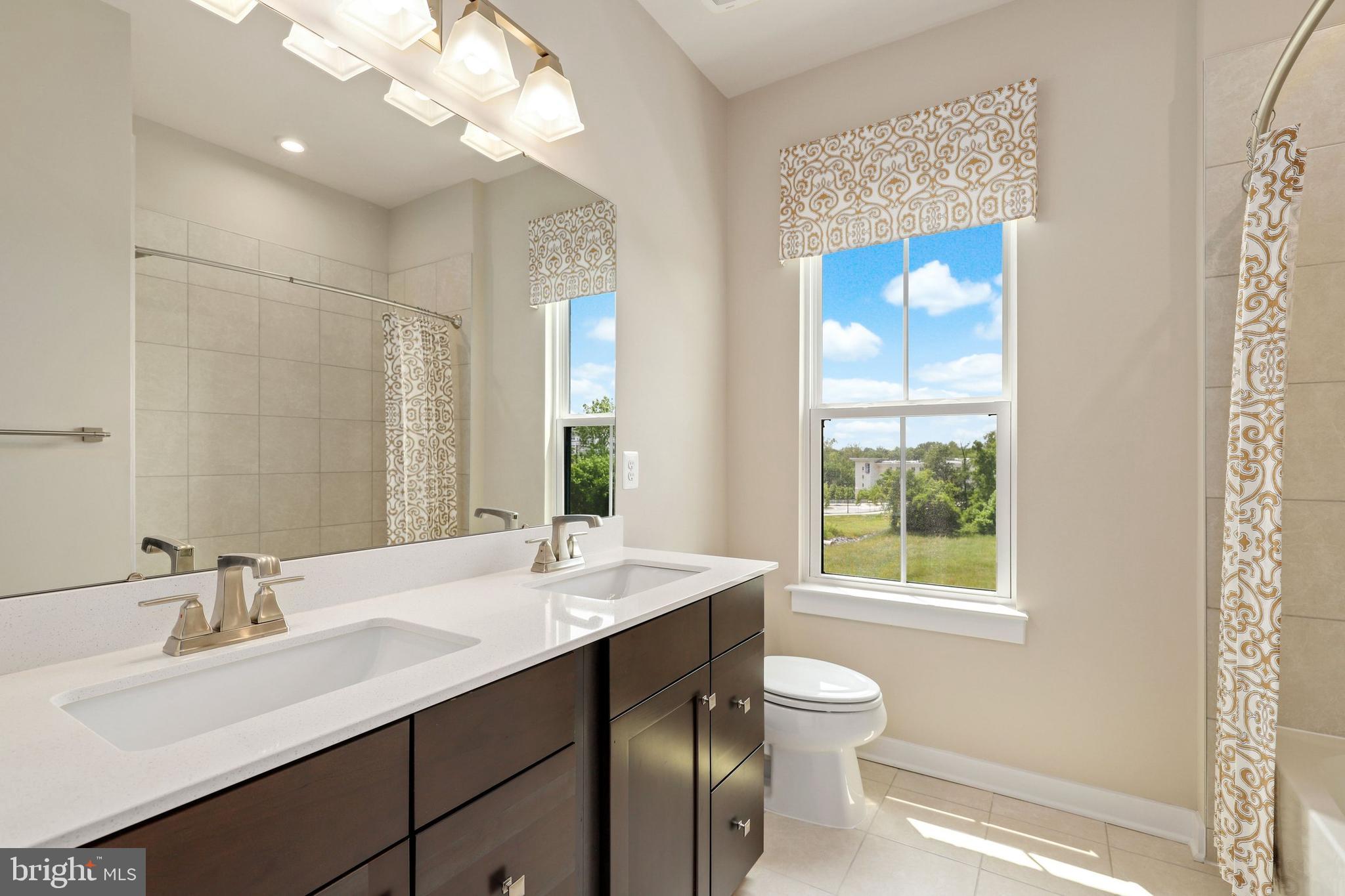 PADDOCK POINTE - Residential