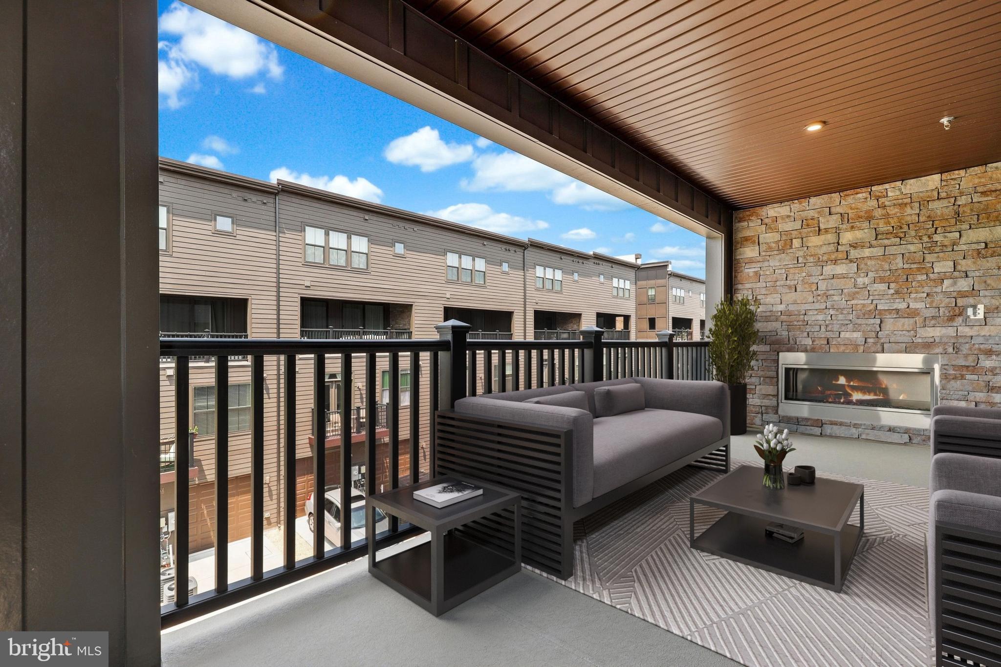 PADDOCK POINTE - Residential