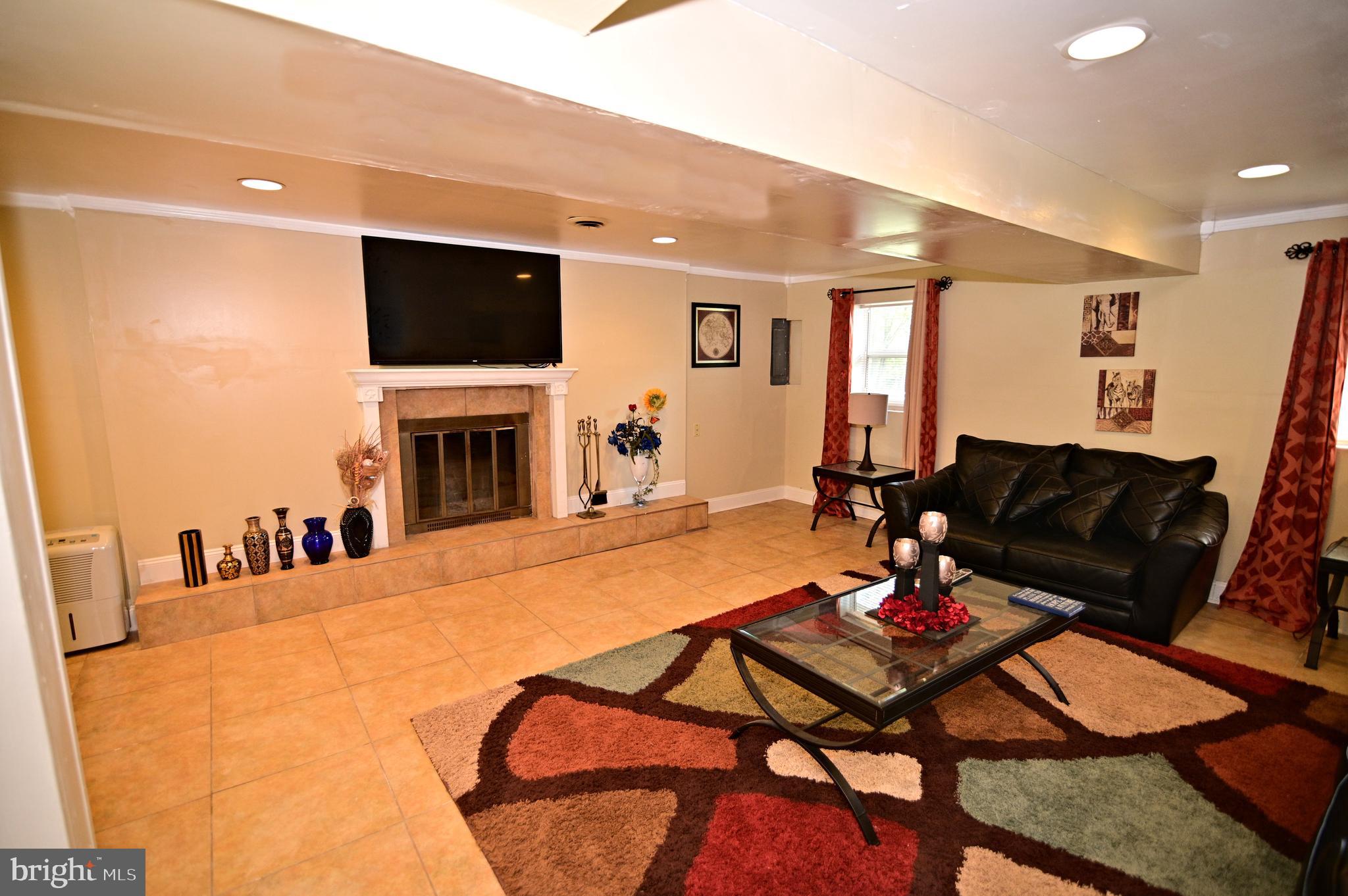 ROBIE MANOR SUB - Residential