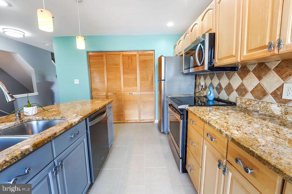 HIGHPOINTE - Residential