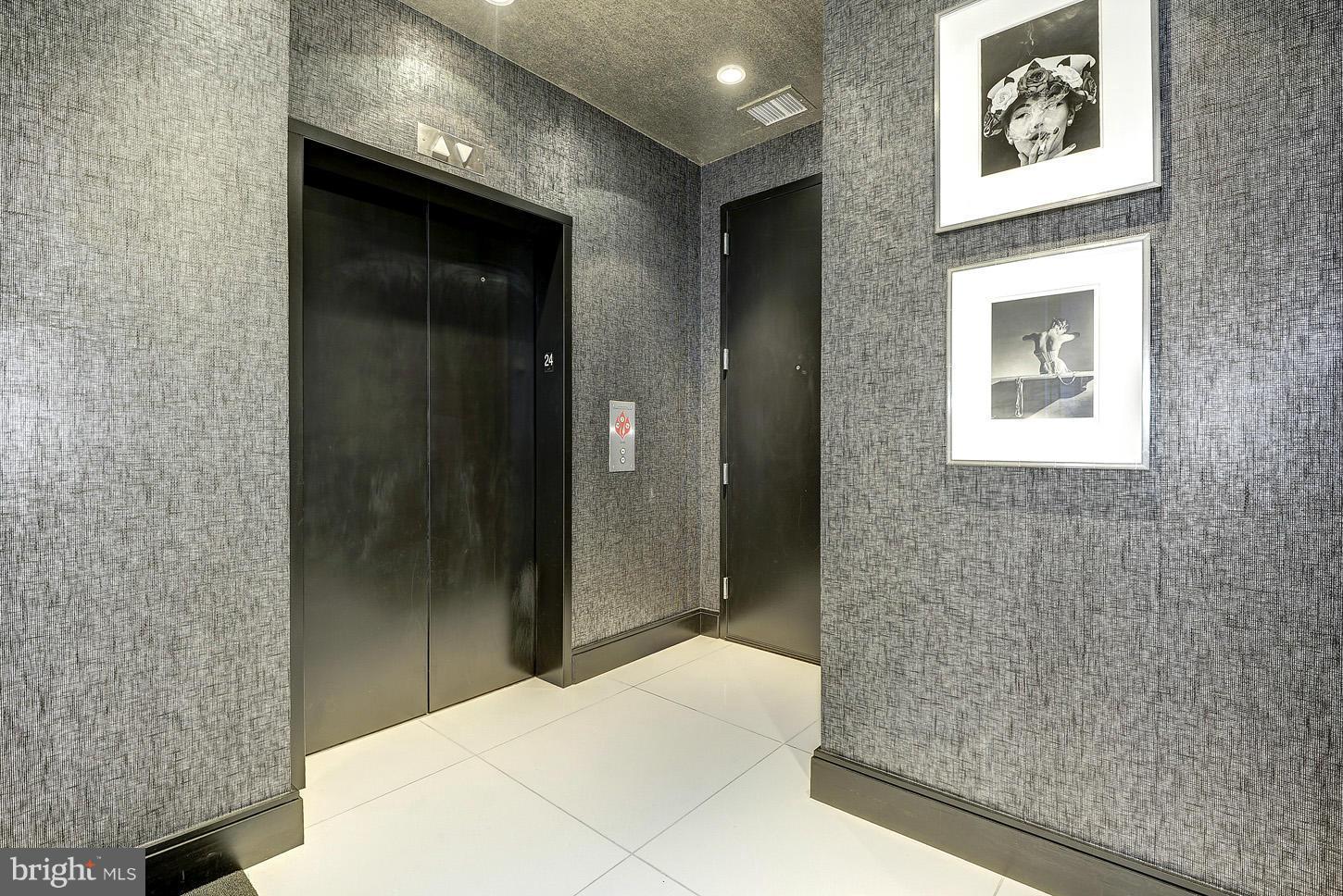 TURNBERRY TOWER - Residential