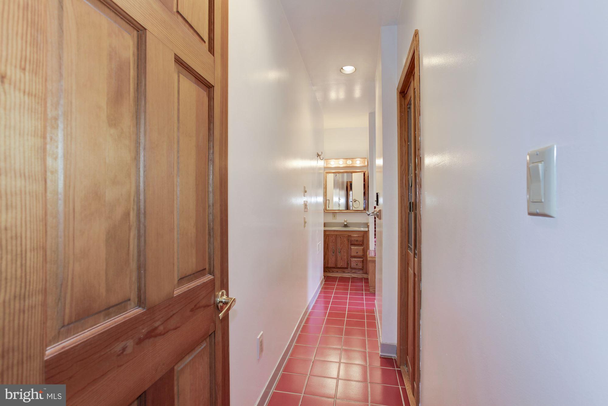 COOL SPRING - Residential Lease