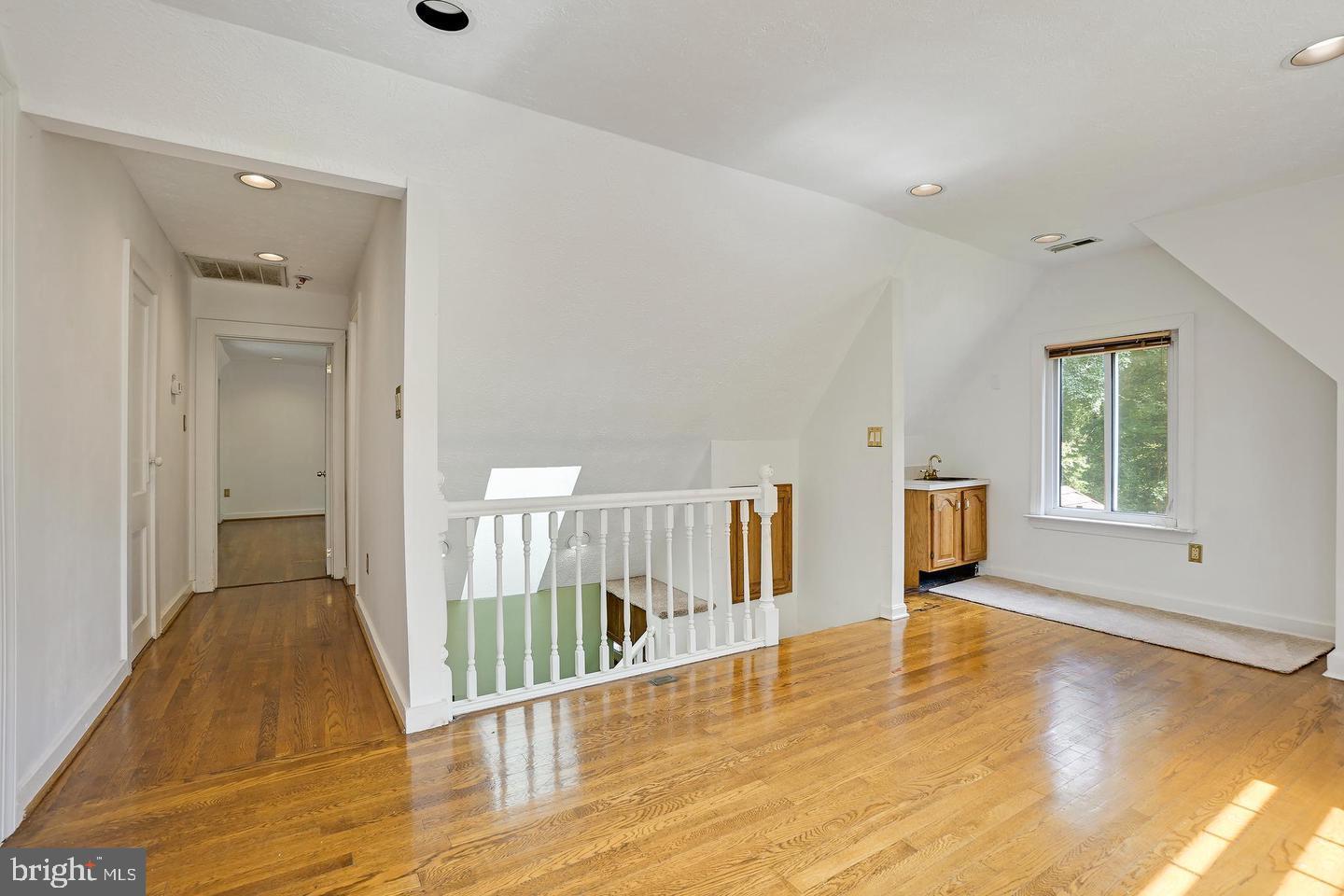 COOL SPRING - Residential Lease