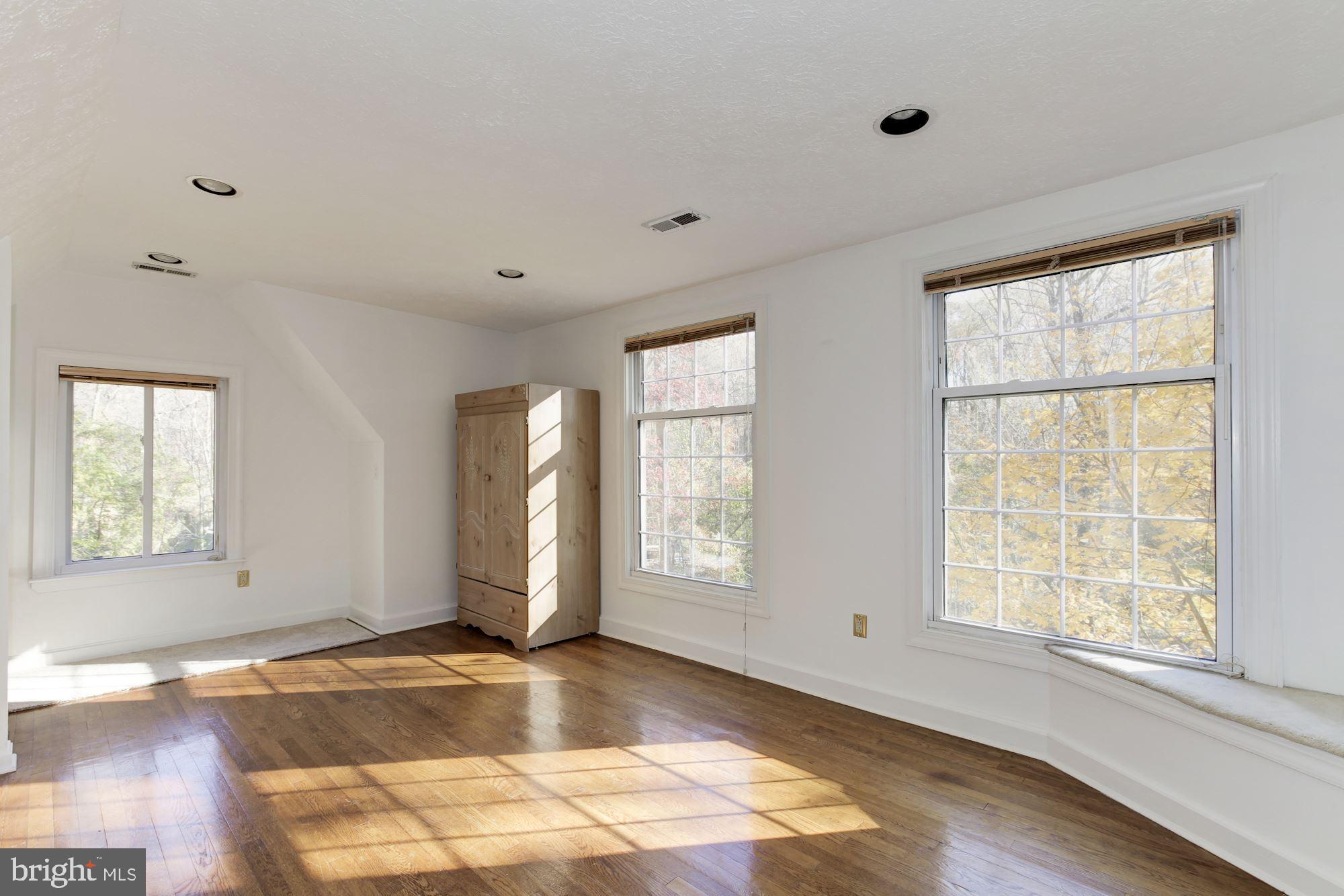 COOL SPRING - Residential Lease