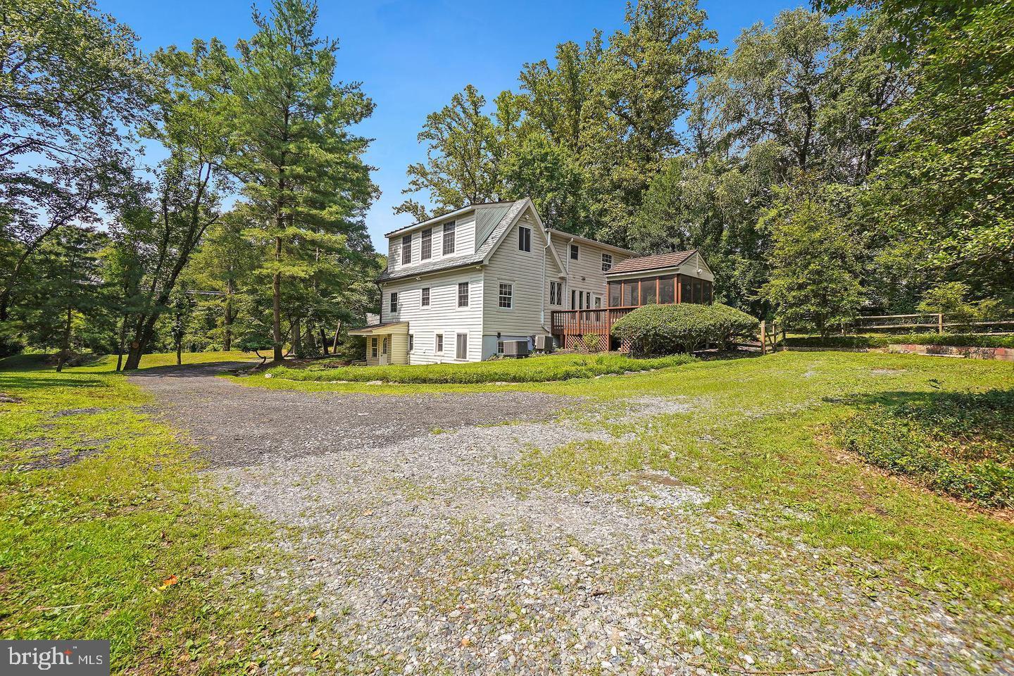 COOL SPRING - Residential Lease