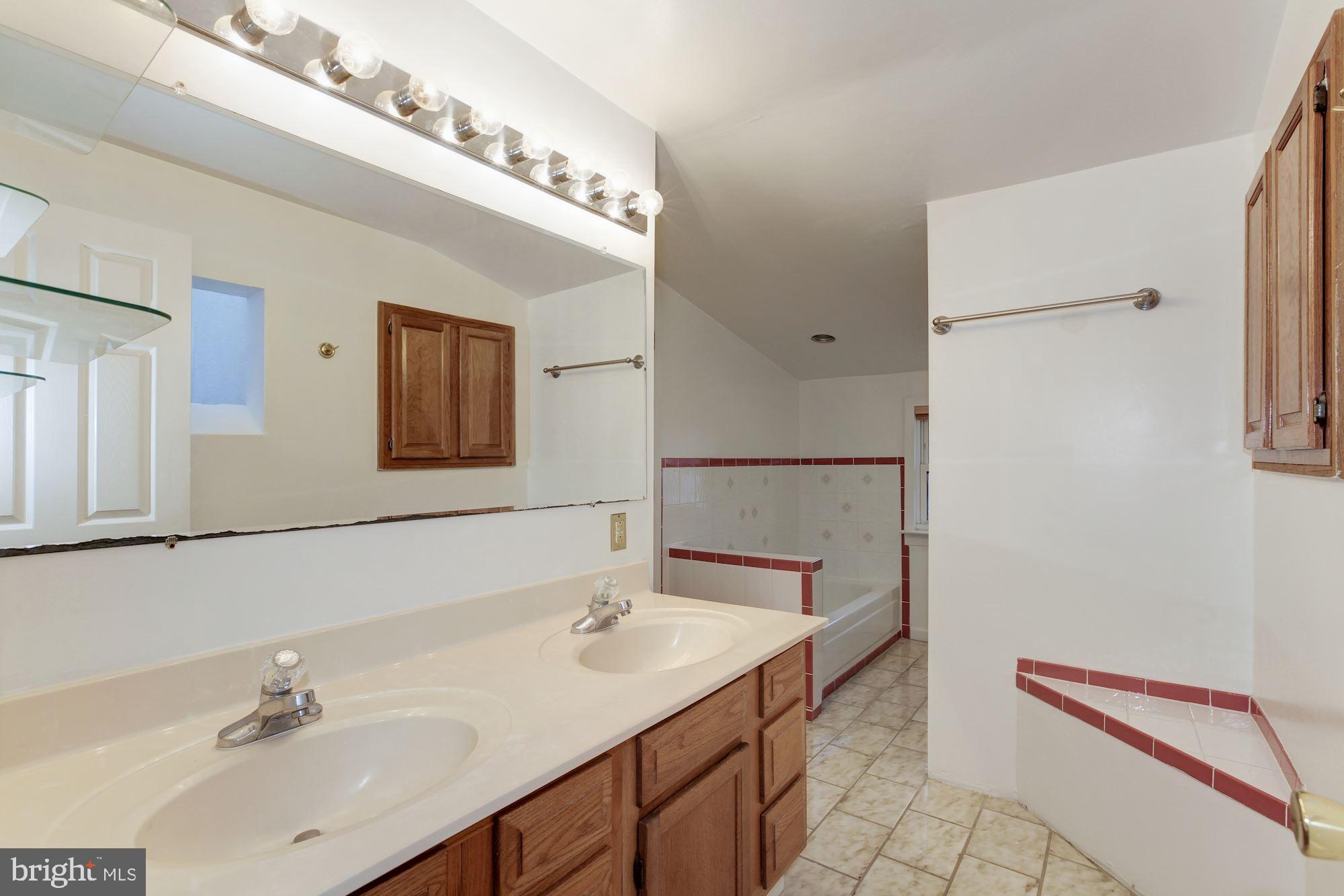 COOL SPRING - Residential Lease