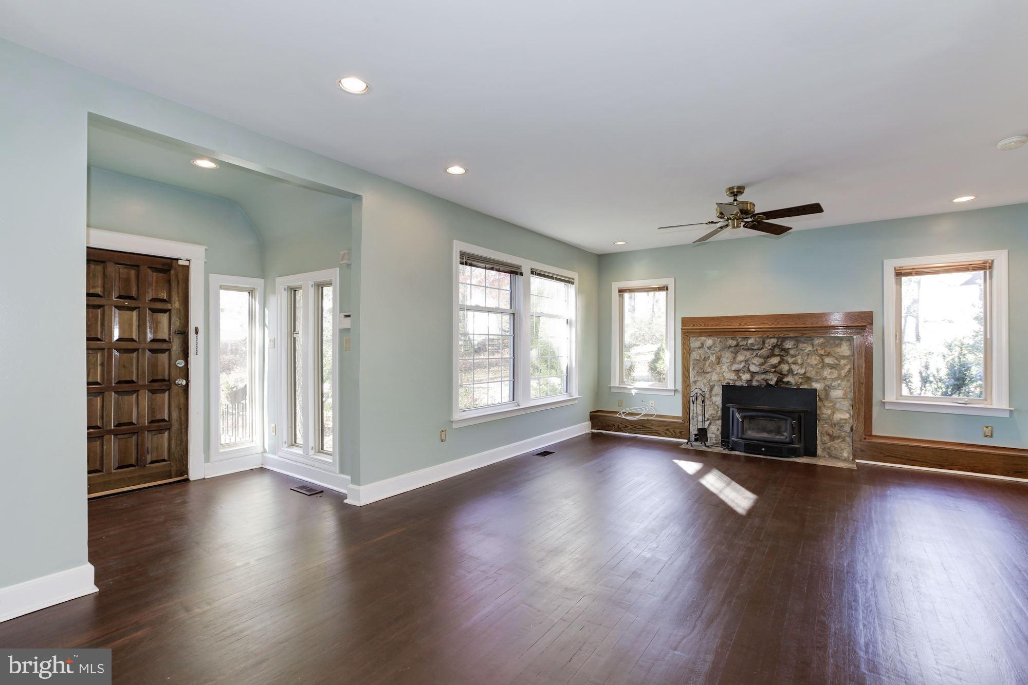 COOL SPRING - Residential Lease