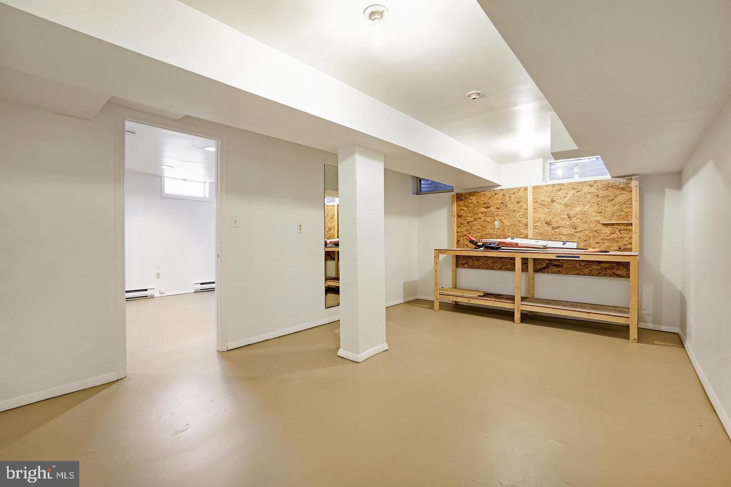 COOL SPRING - Residential Lease