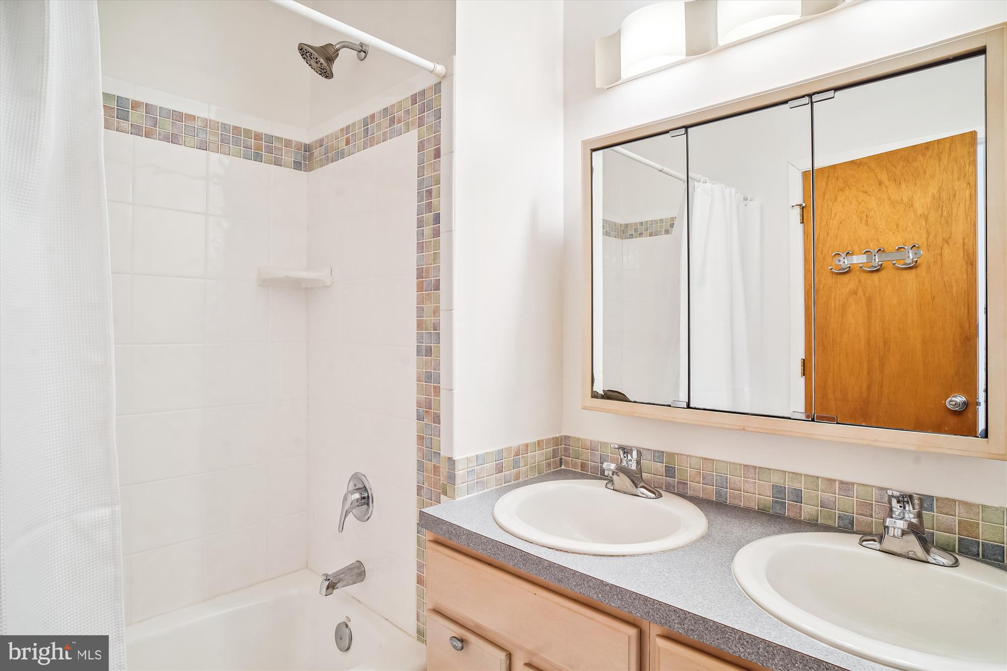 GLEN MAR PARK - Residential