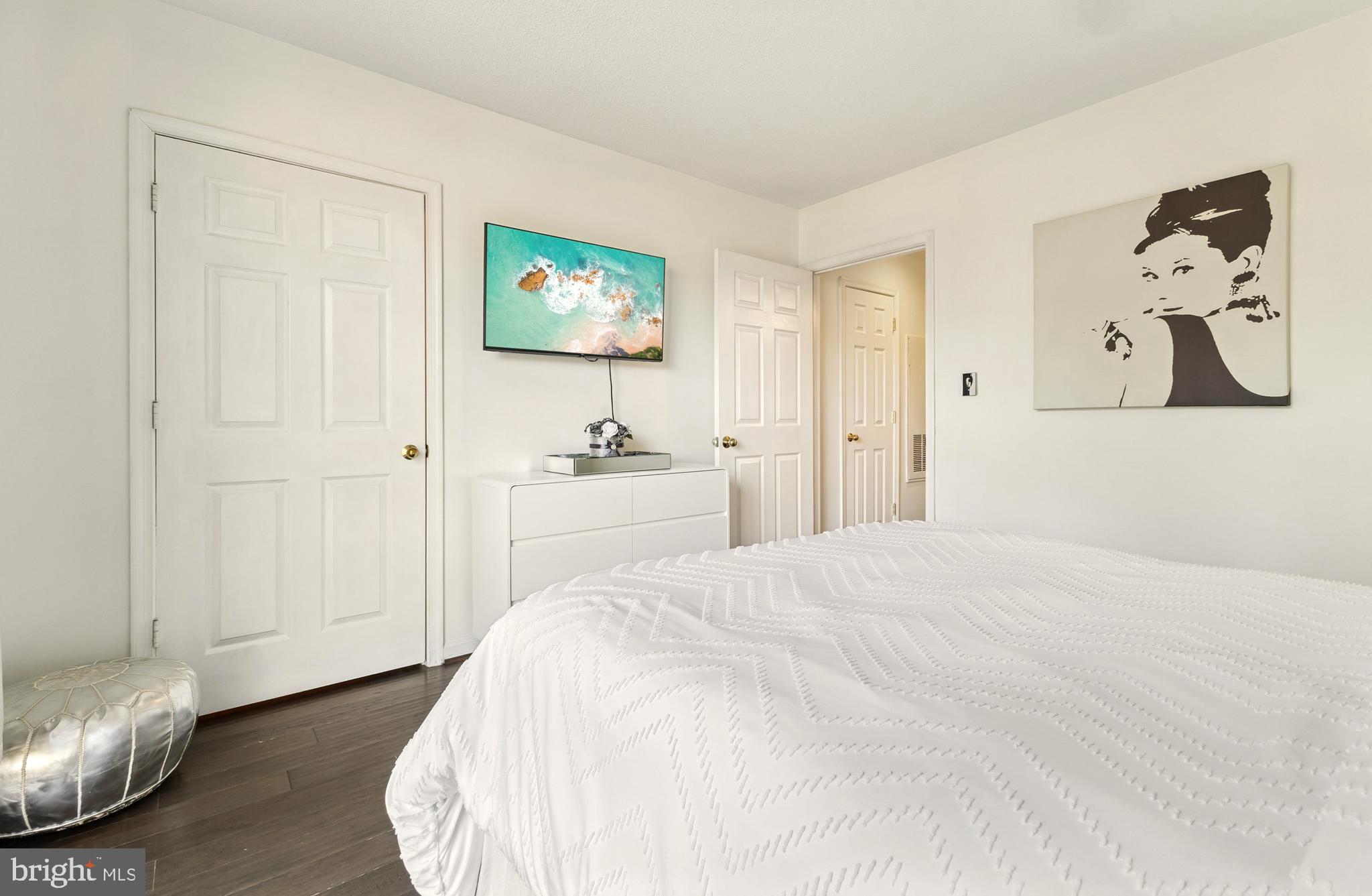 S.GLEN AT UNIVERSITY CTR - Residential