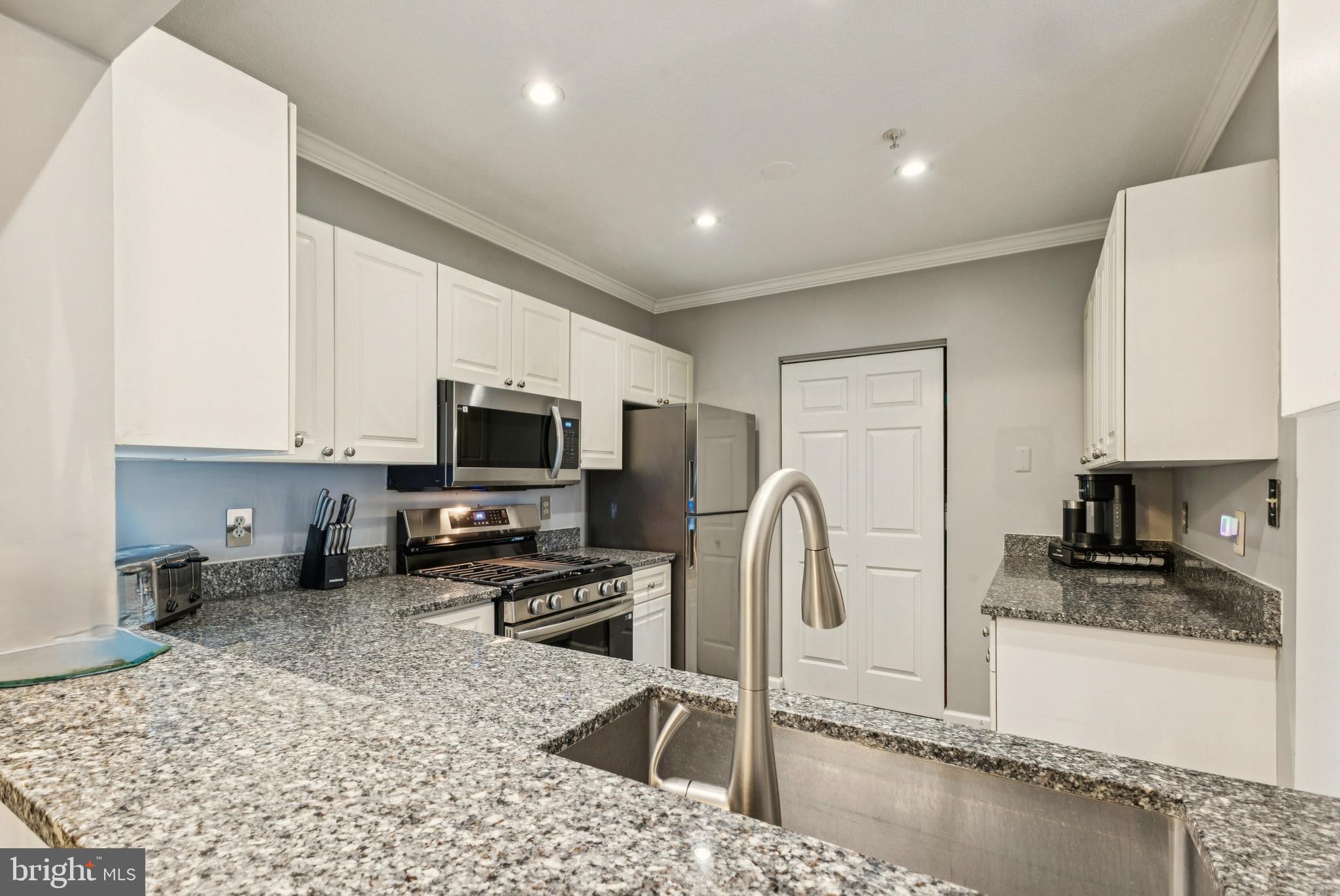 S.GLEN AT UNIVERSITY CTR - Residential