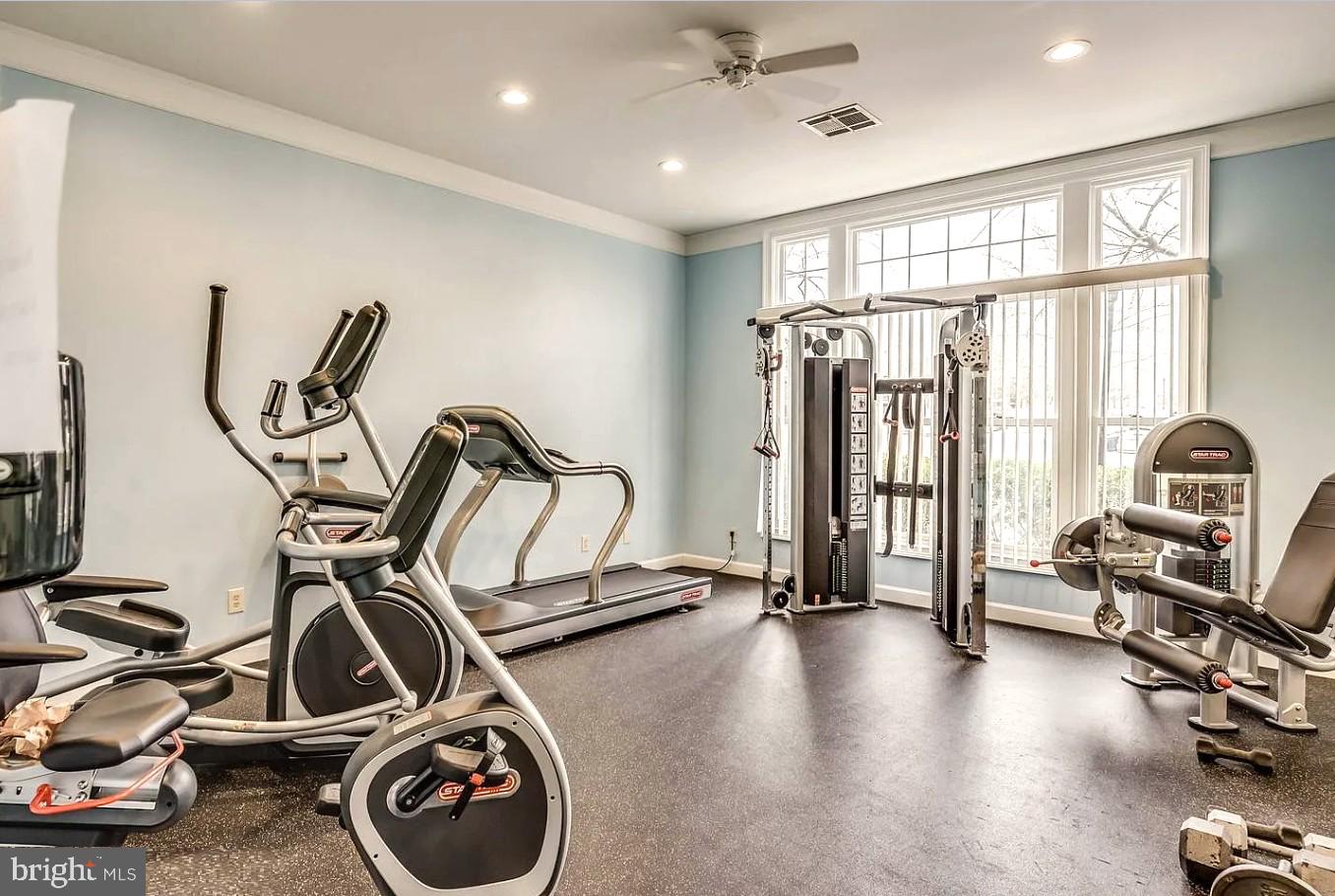 S.GLEN AT UNIVERSITY CTR - Residential