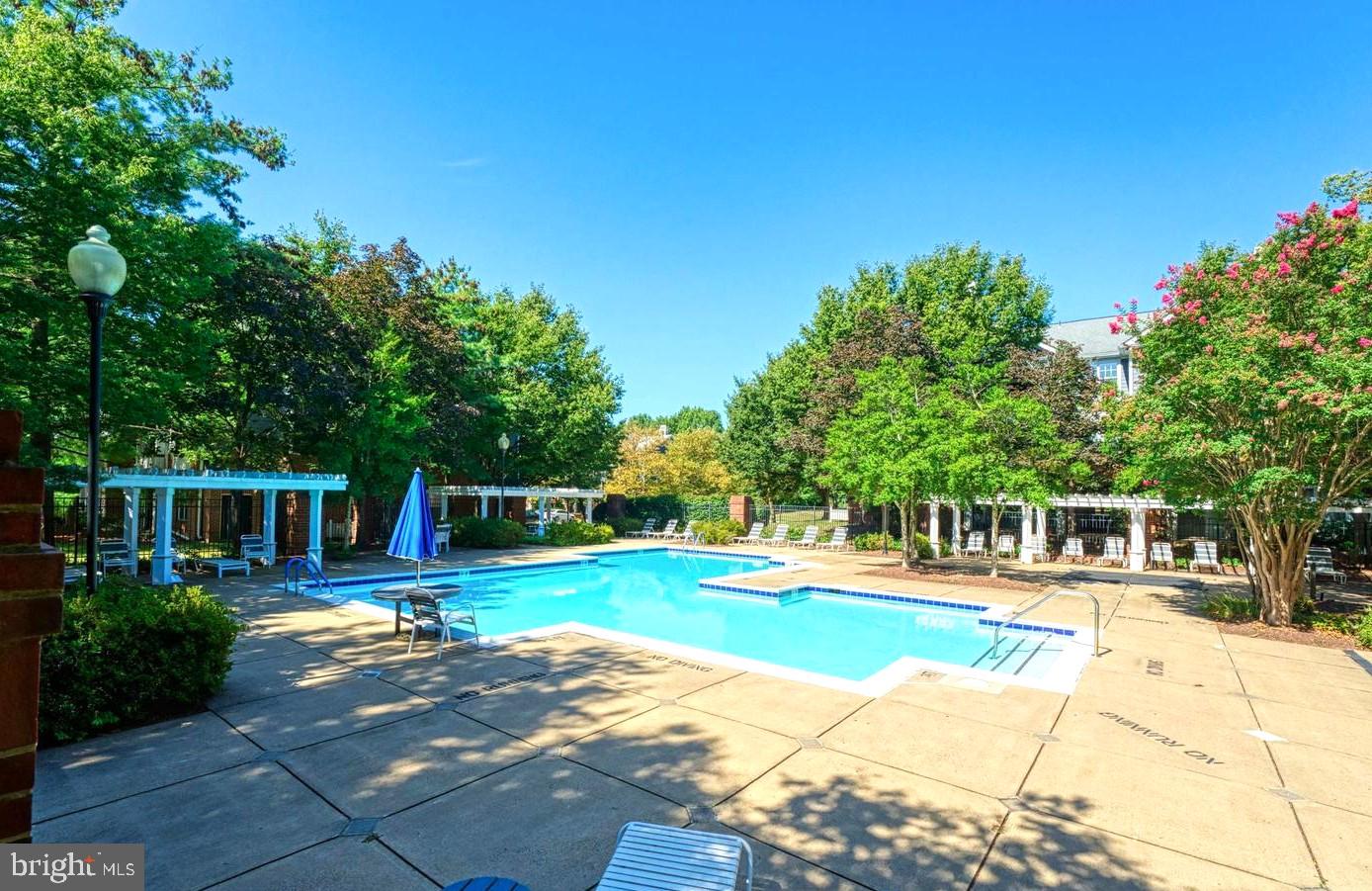 S.GLEN AT UNIVERSITY CTR - Residential