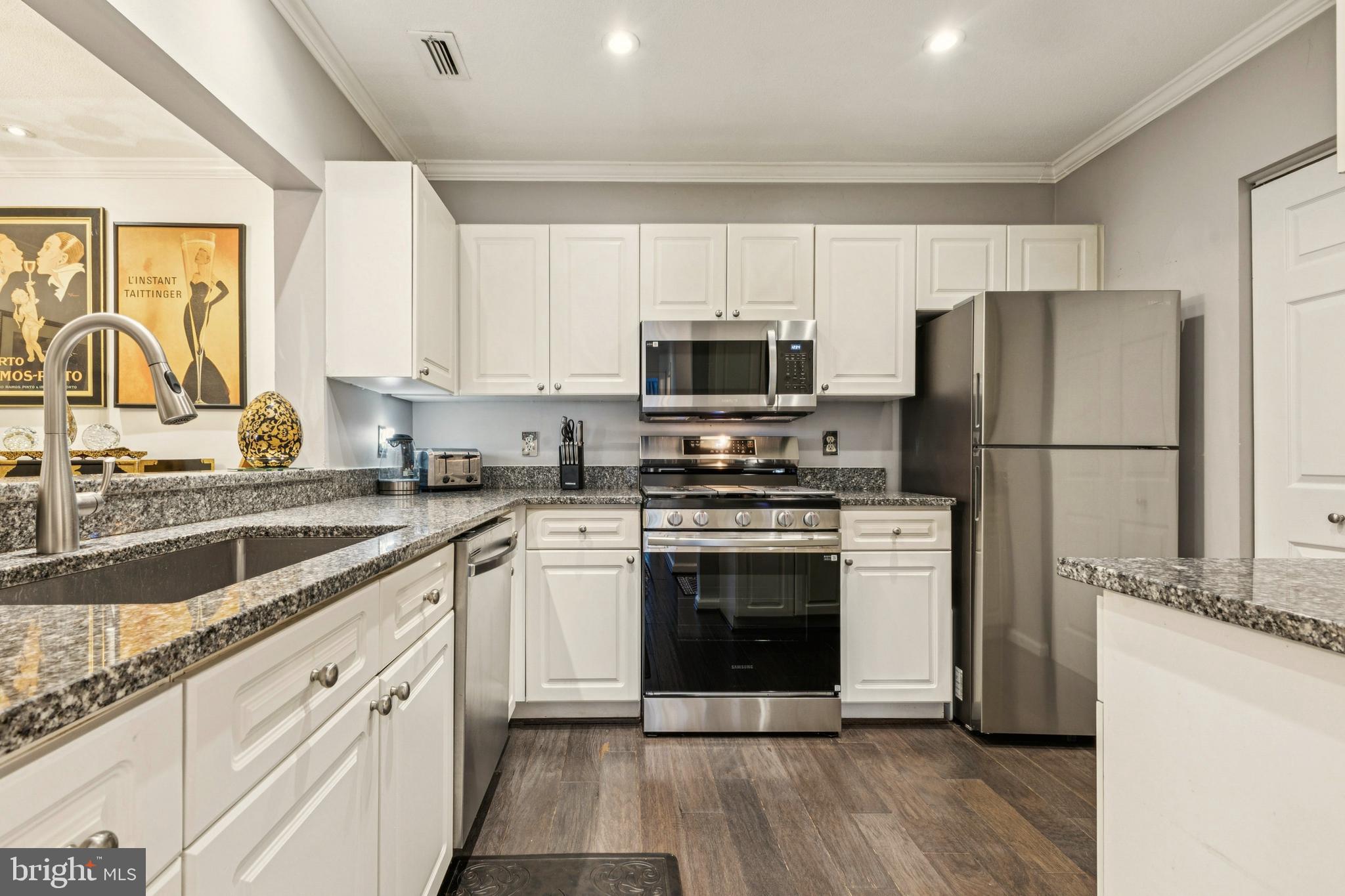 S.GLEN AT UNIVERSITY CTR - Residential