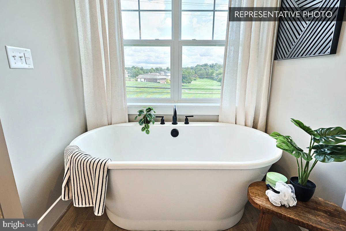 THE SEASONS - Residential