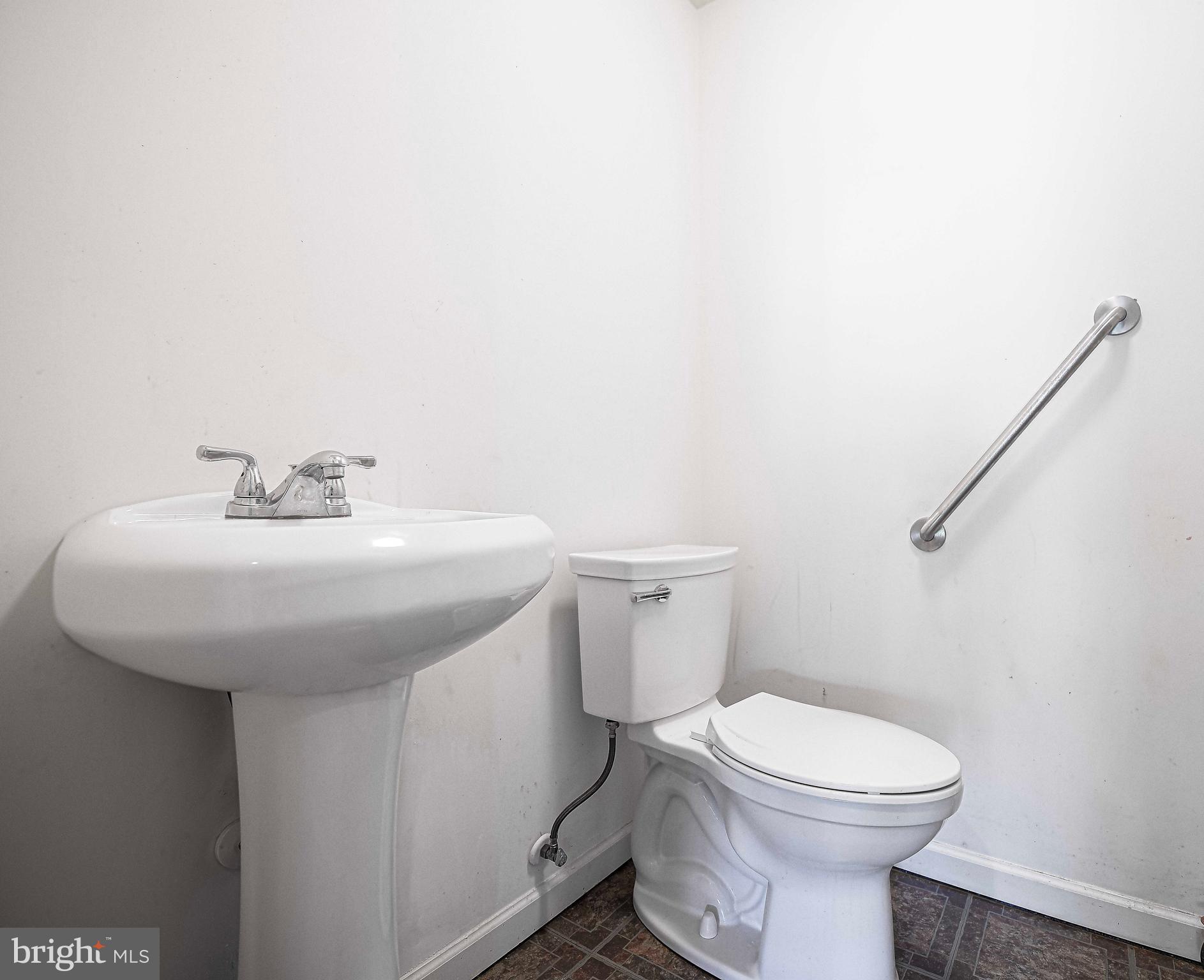 HOLLY WOODS - Residential