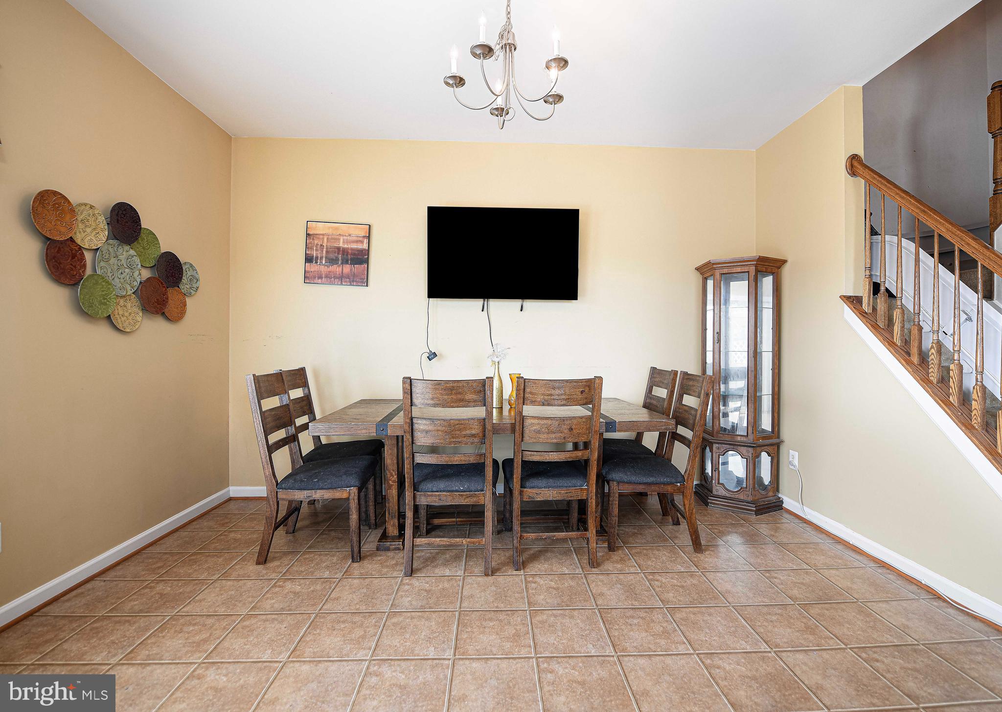 HOLLY WOODS - Residential