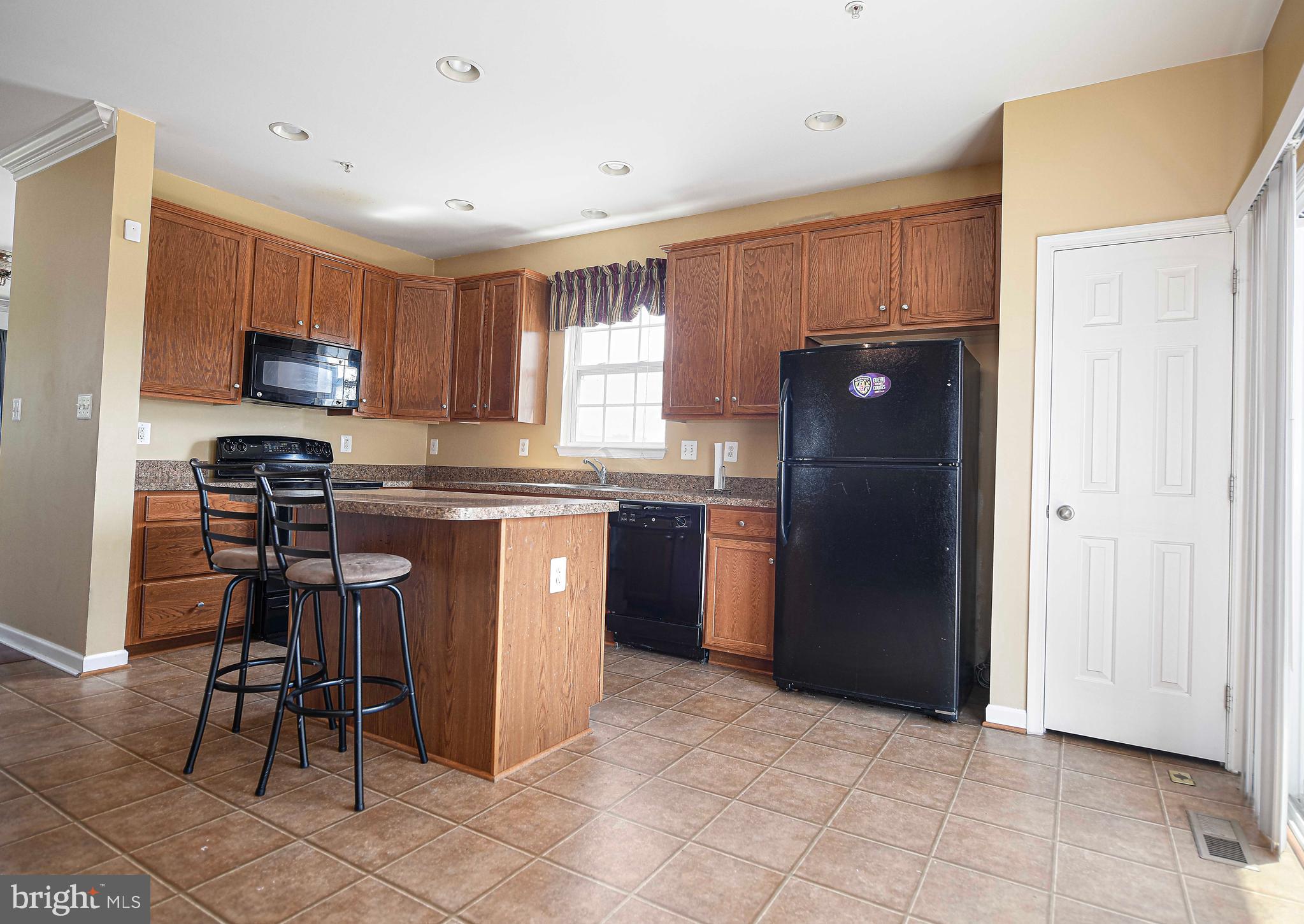 HOLLY WOODS - Residential