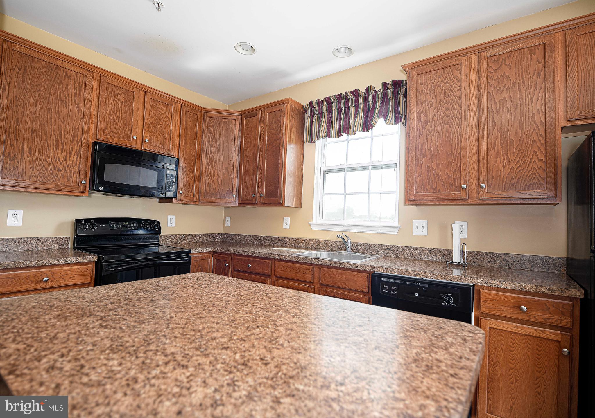 HOLLY WOODS - Residential