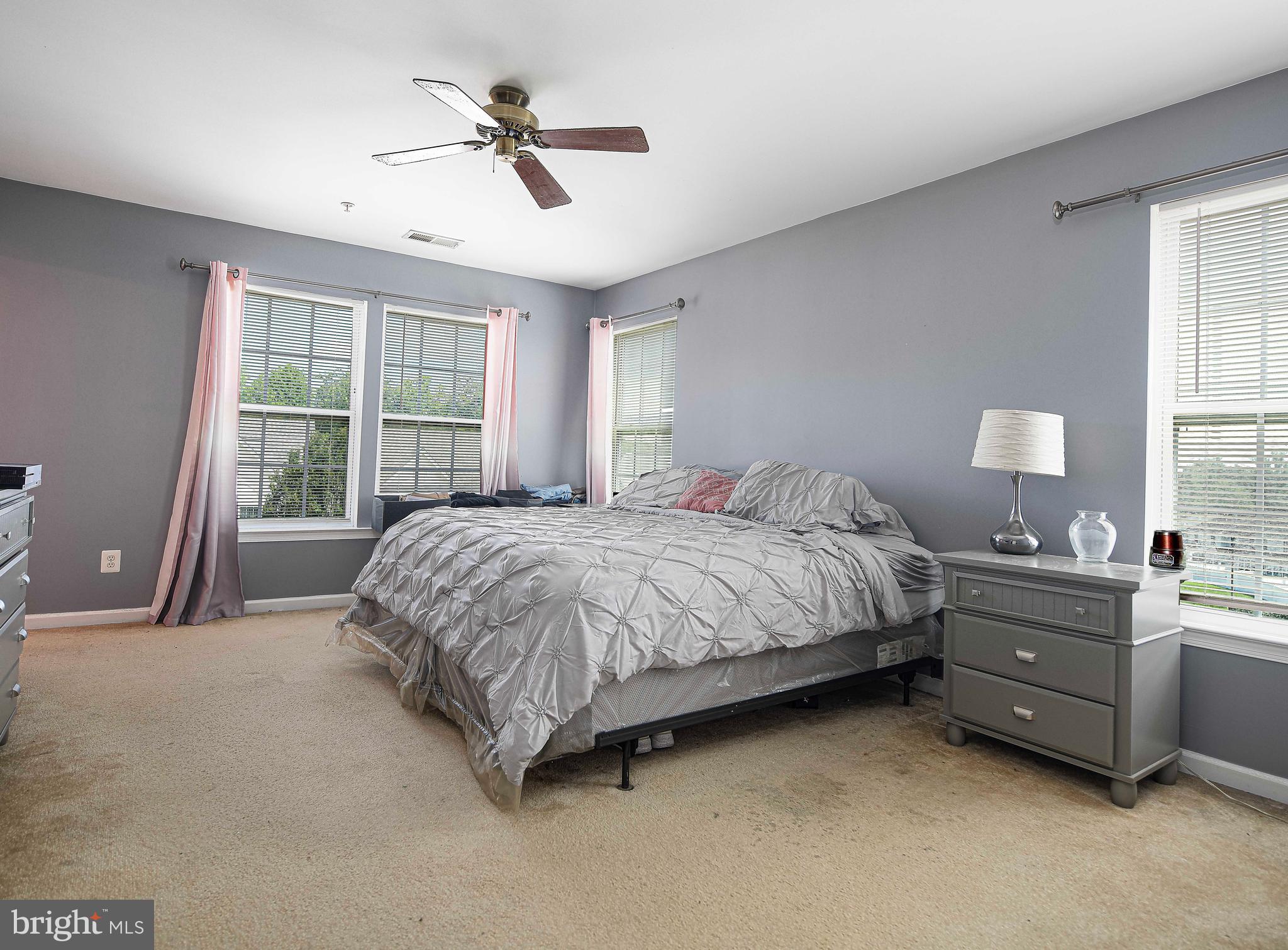 HOLLY WOODS - Residential