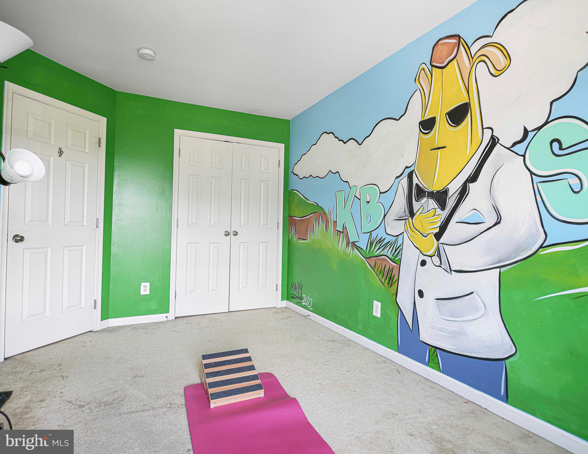 HOLLY WOODS - Residential