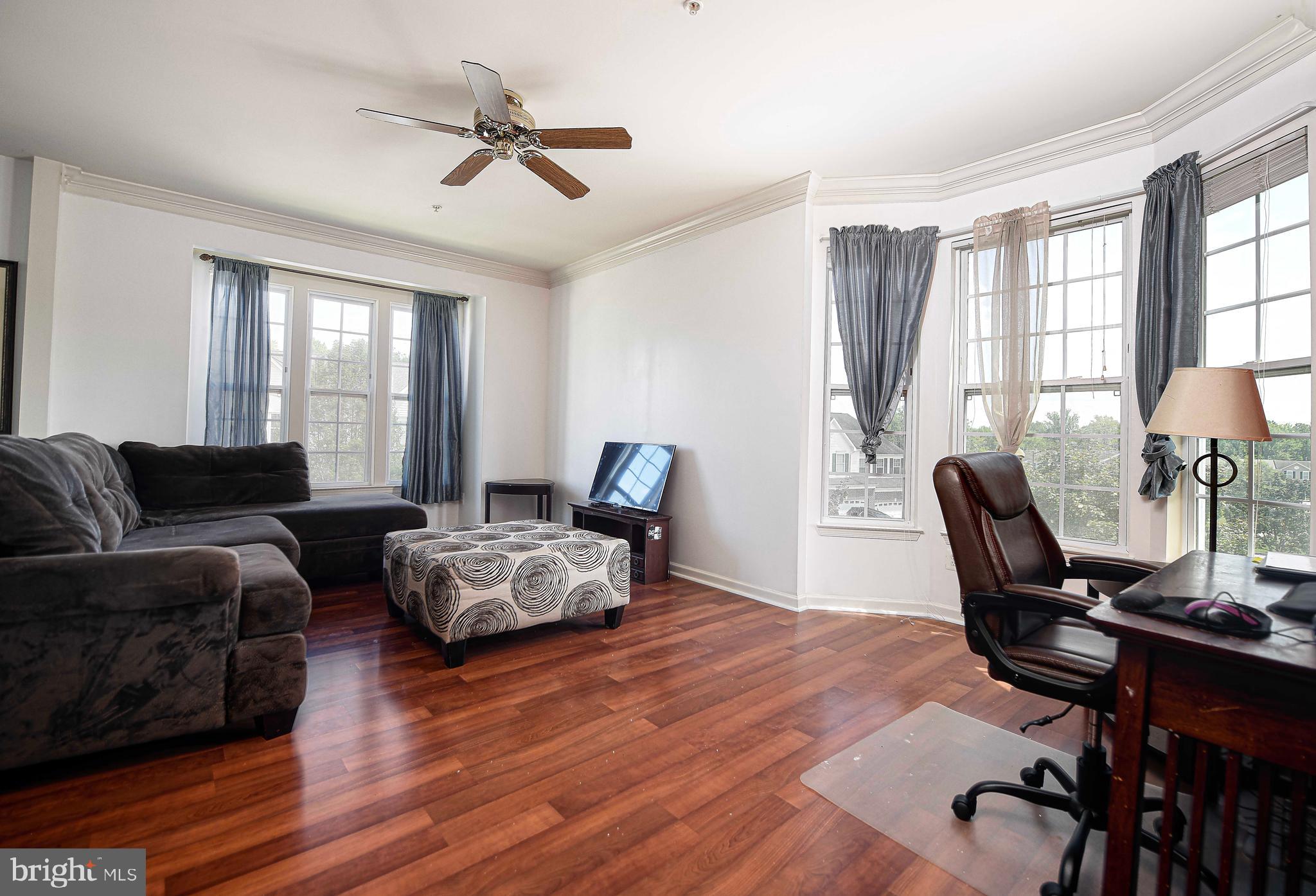 HOLLY WOODS - Residential