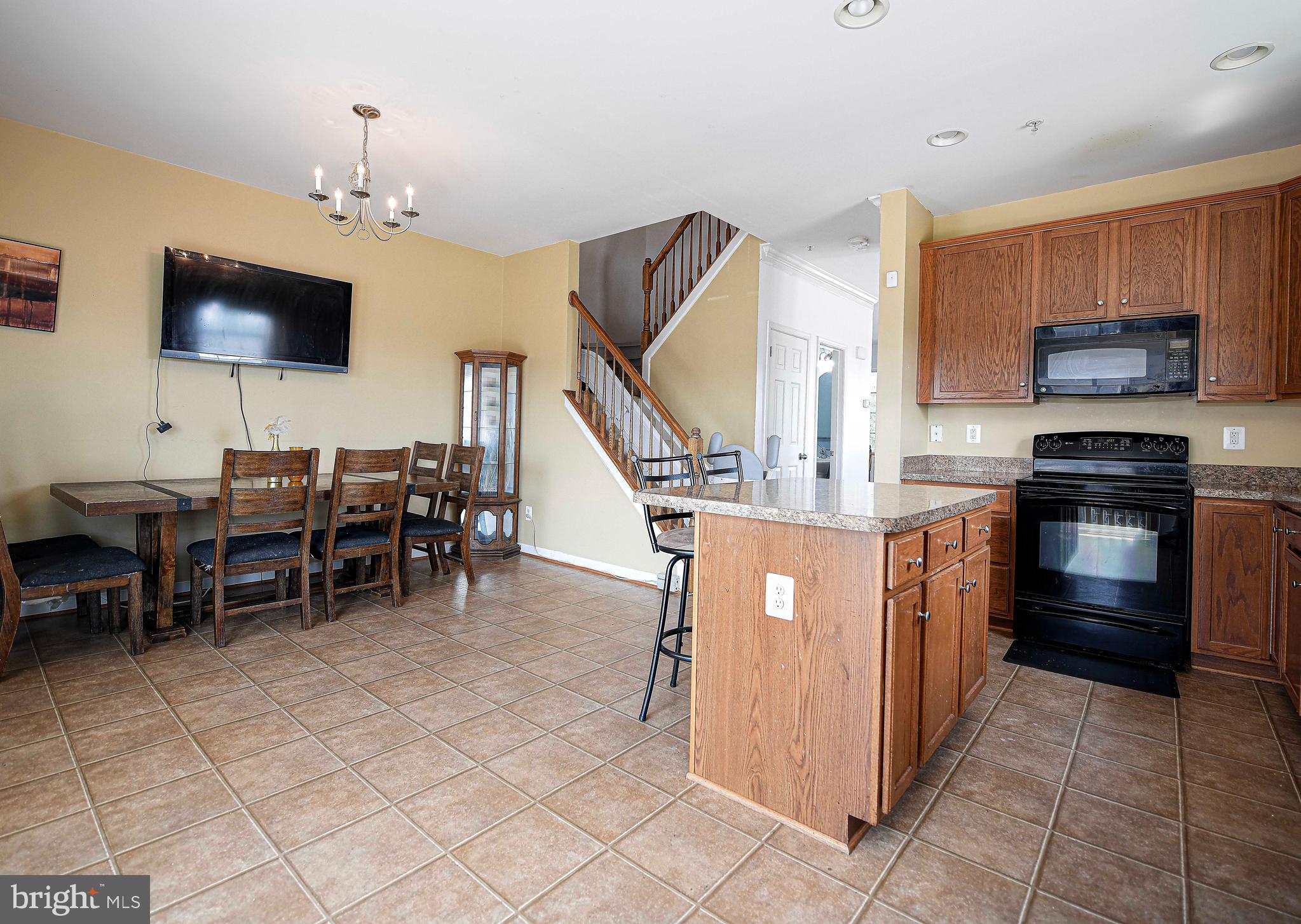 HOLLY WOODS - Residential