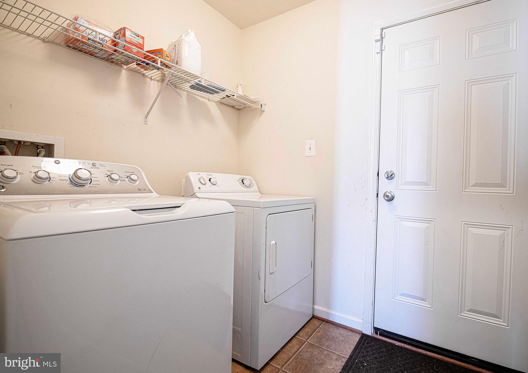 HOLLY WOODS - Residential