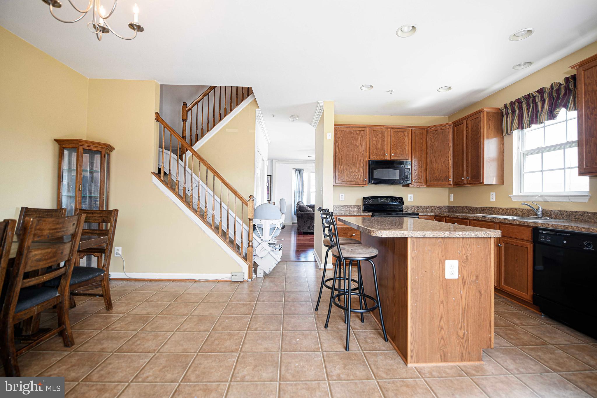 HOLLY WOODS - Residential