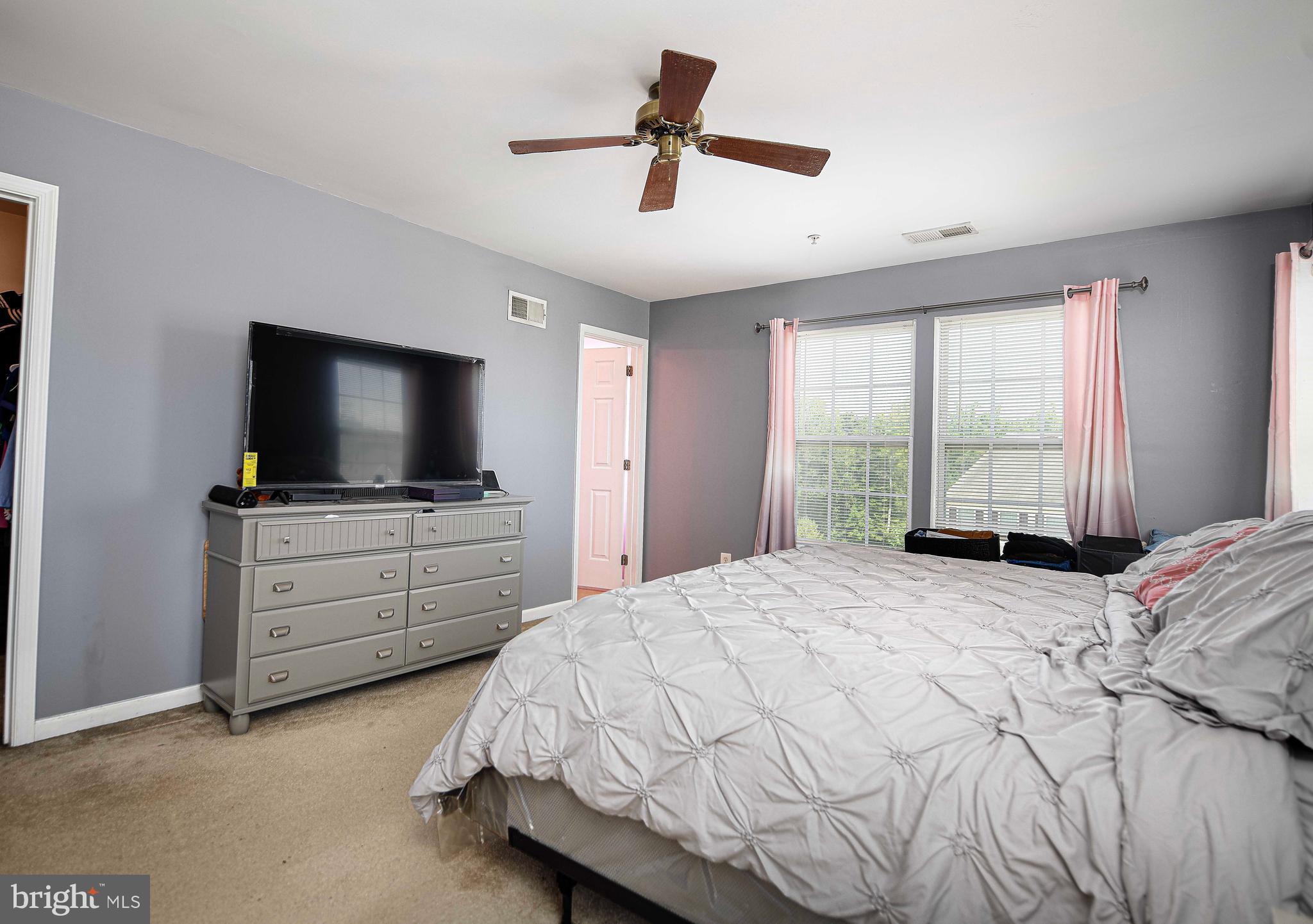 HOLLY WOODS - Residential