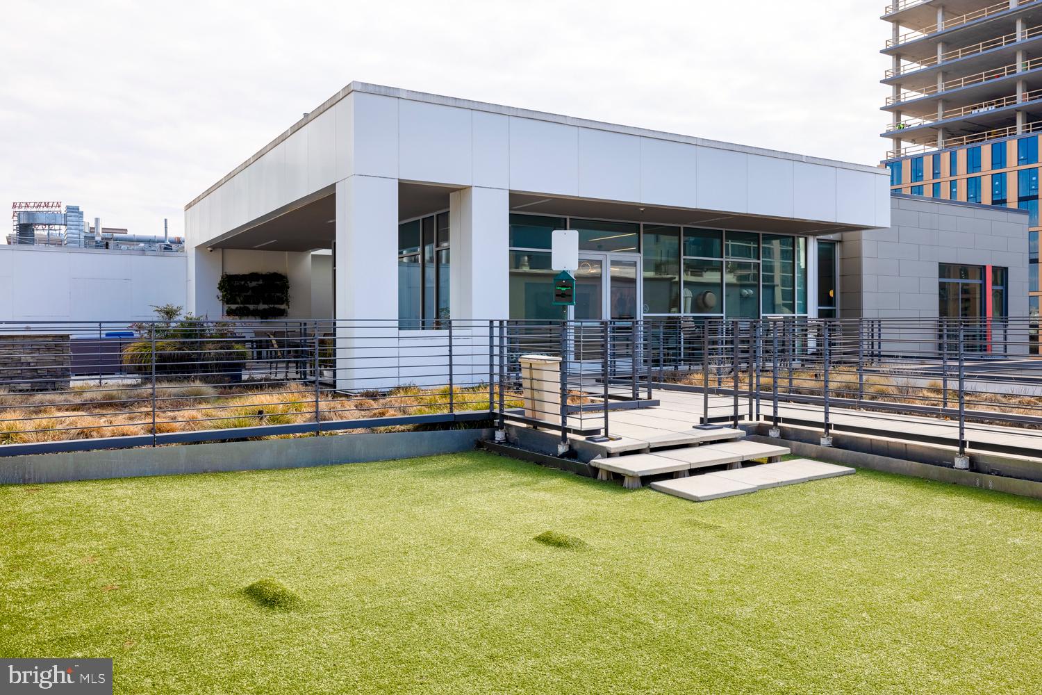 WASHINGTON SQ - Residential Lease