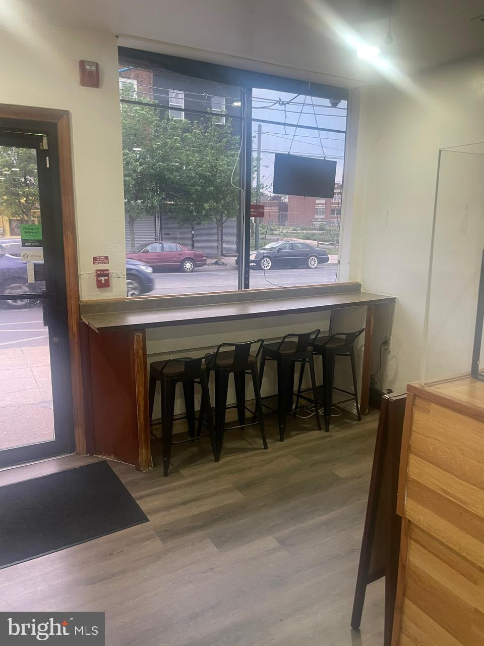 PHILADELPHIA (WEST) - Commercial Sale