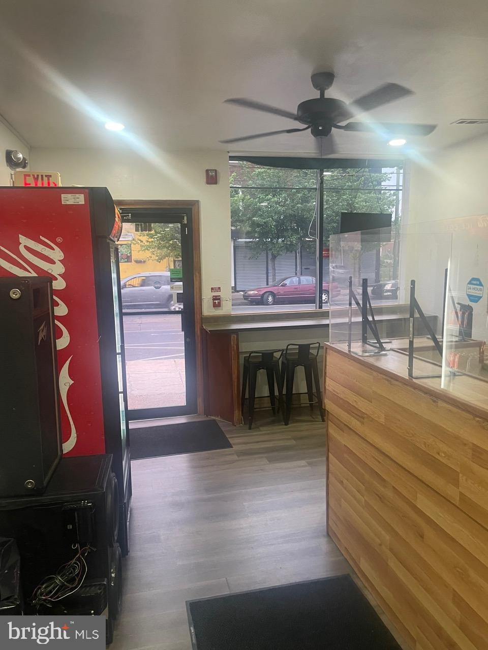 PHILADELPHIA (WEST) - Commercial Sale